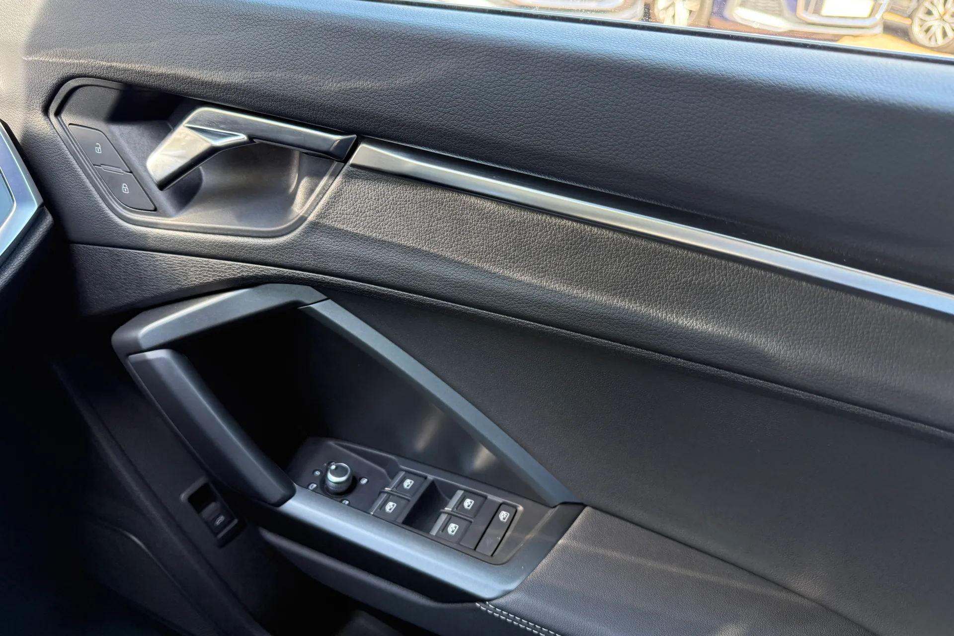 Audi Q3 thumbnail image number 23