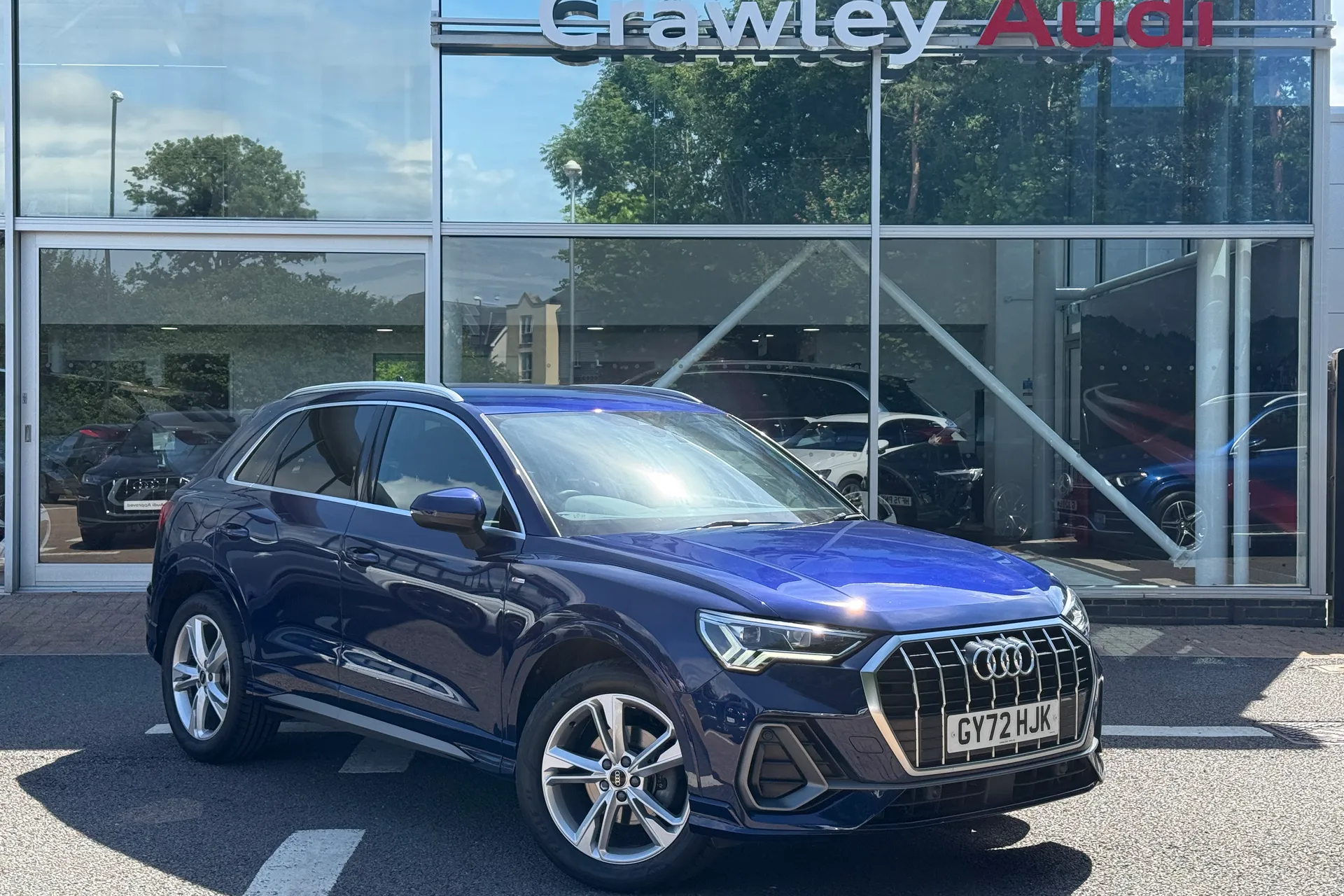 Audi Q3 focused image