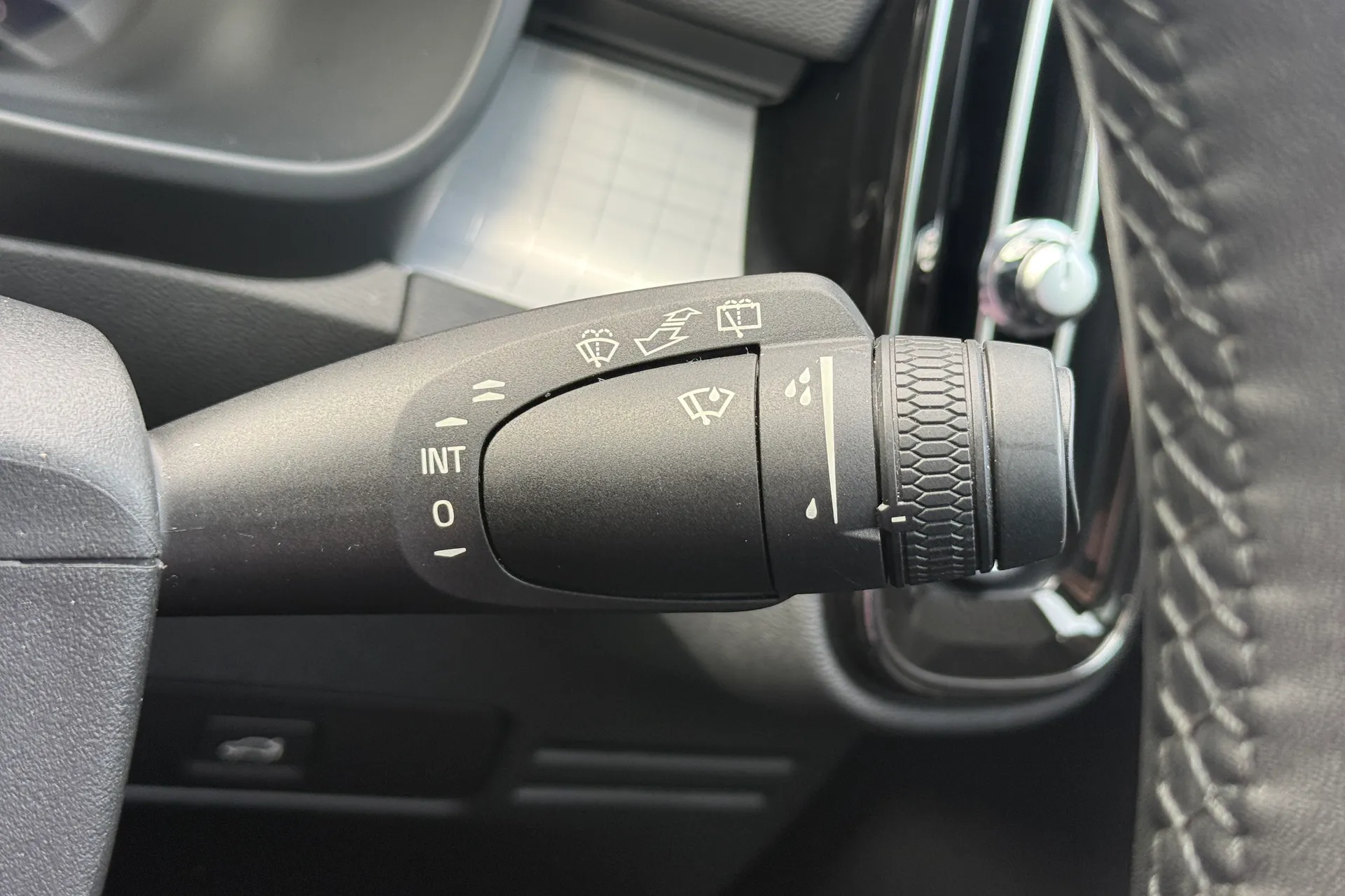 Volvo XC40 thumbnail image number 12