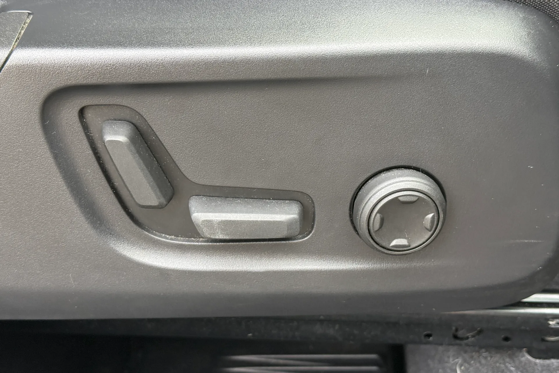 Volvo XC40 thumbnail image number 5