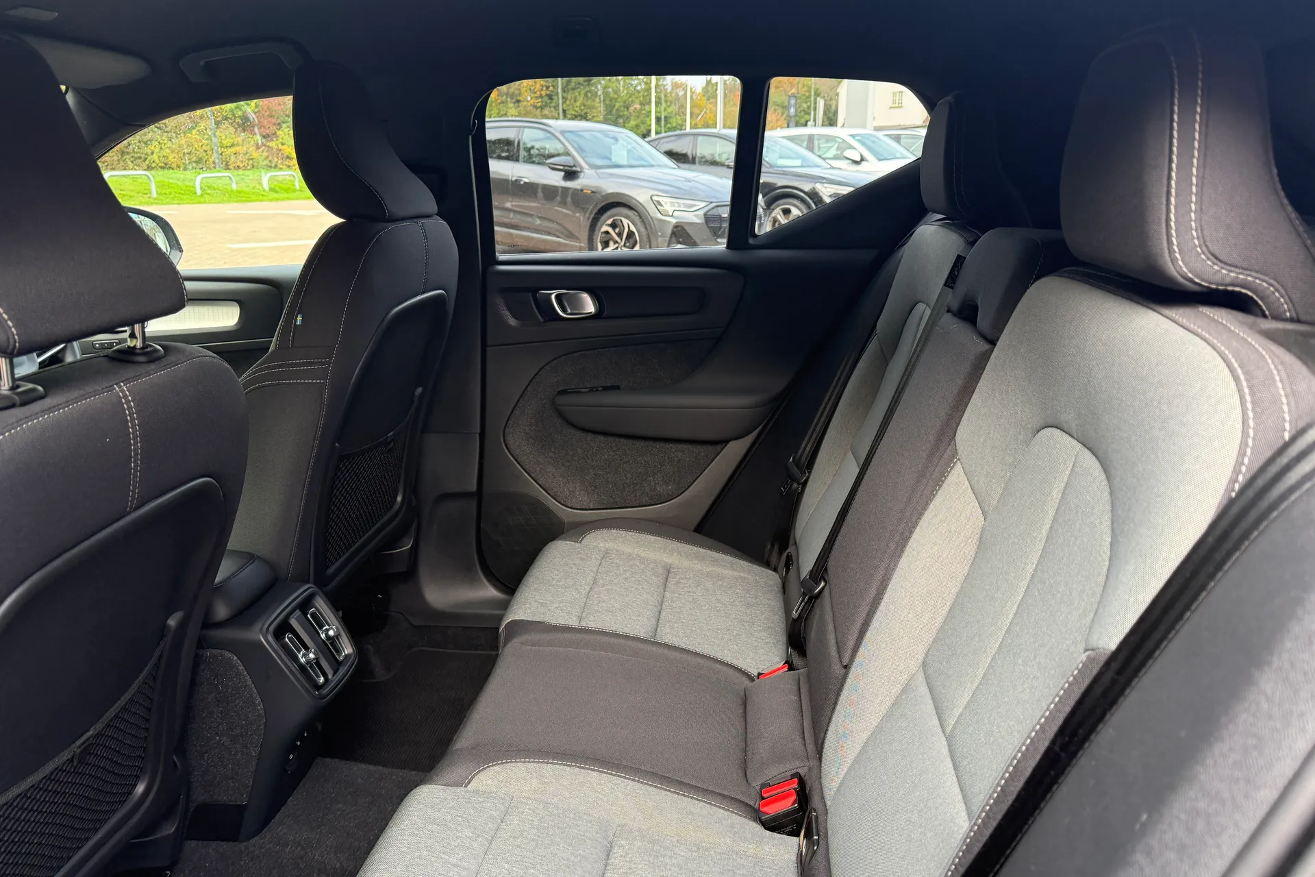 Volvo XC40 thumbnail image number 43