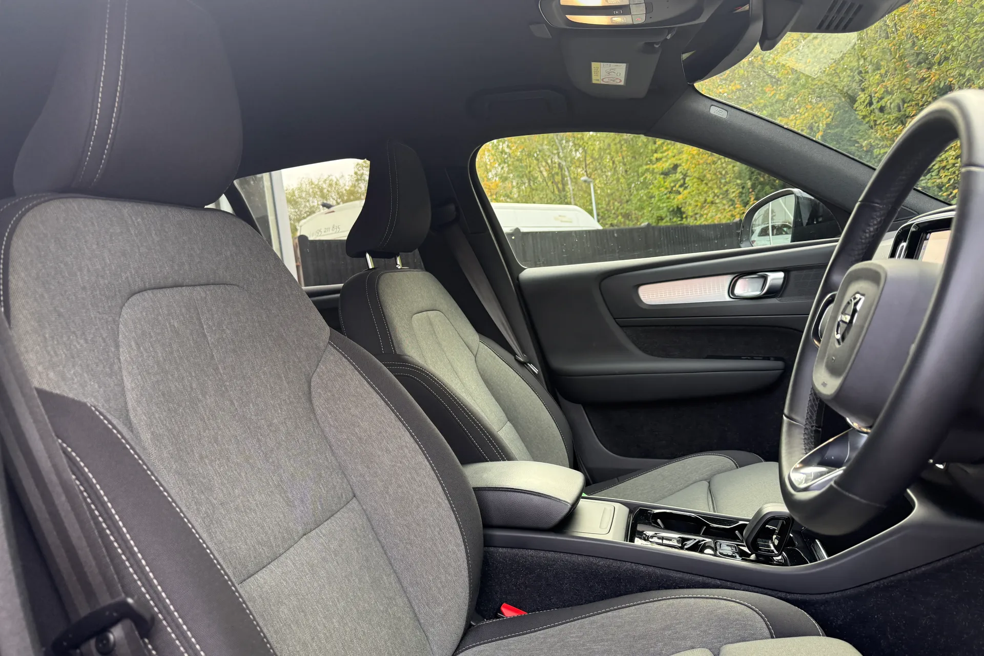 Volvo XC40 thumbnail image number 21