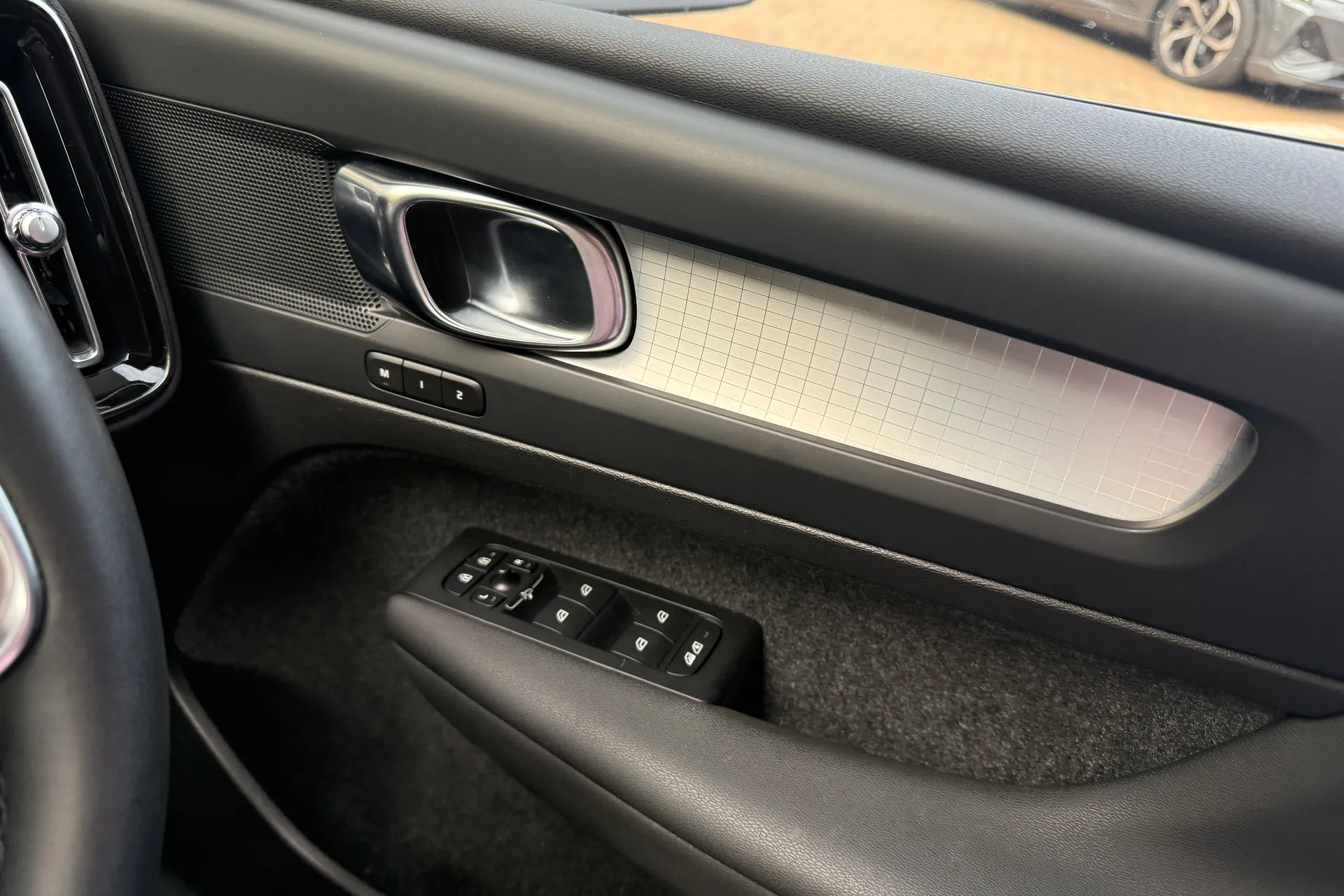 Volvo XC40 thumbnail image number 18