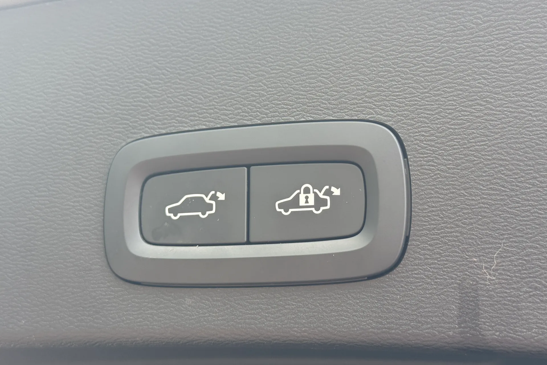 Volvo XC40 thumbnail image number 37