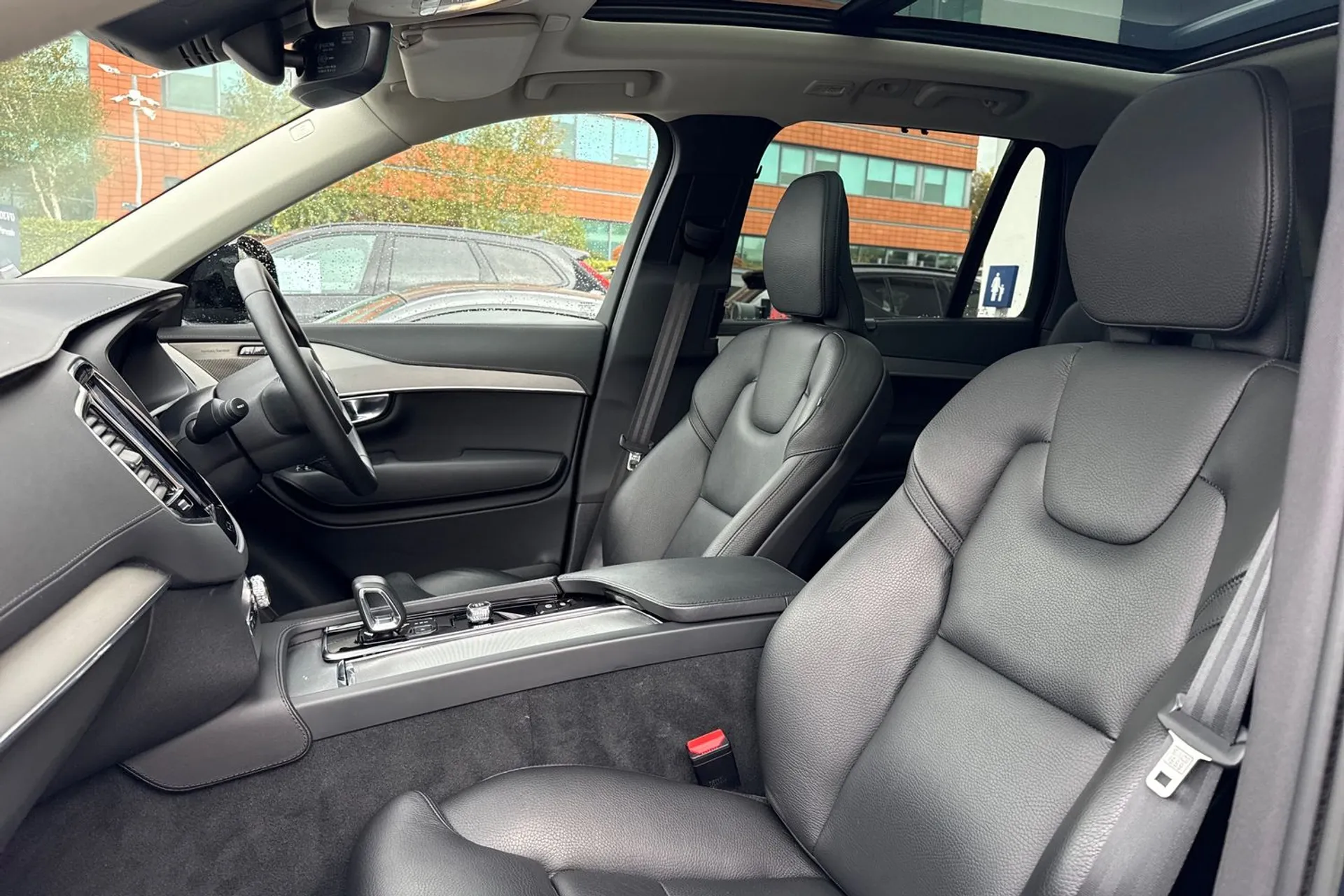 Volvo XC90 thumbnail image number 31