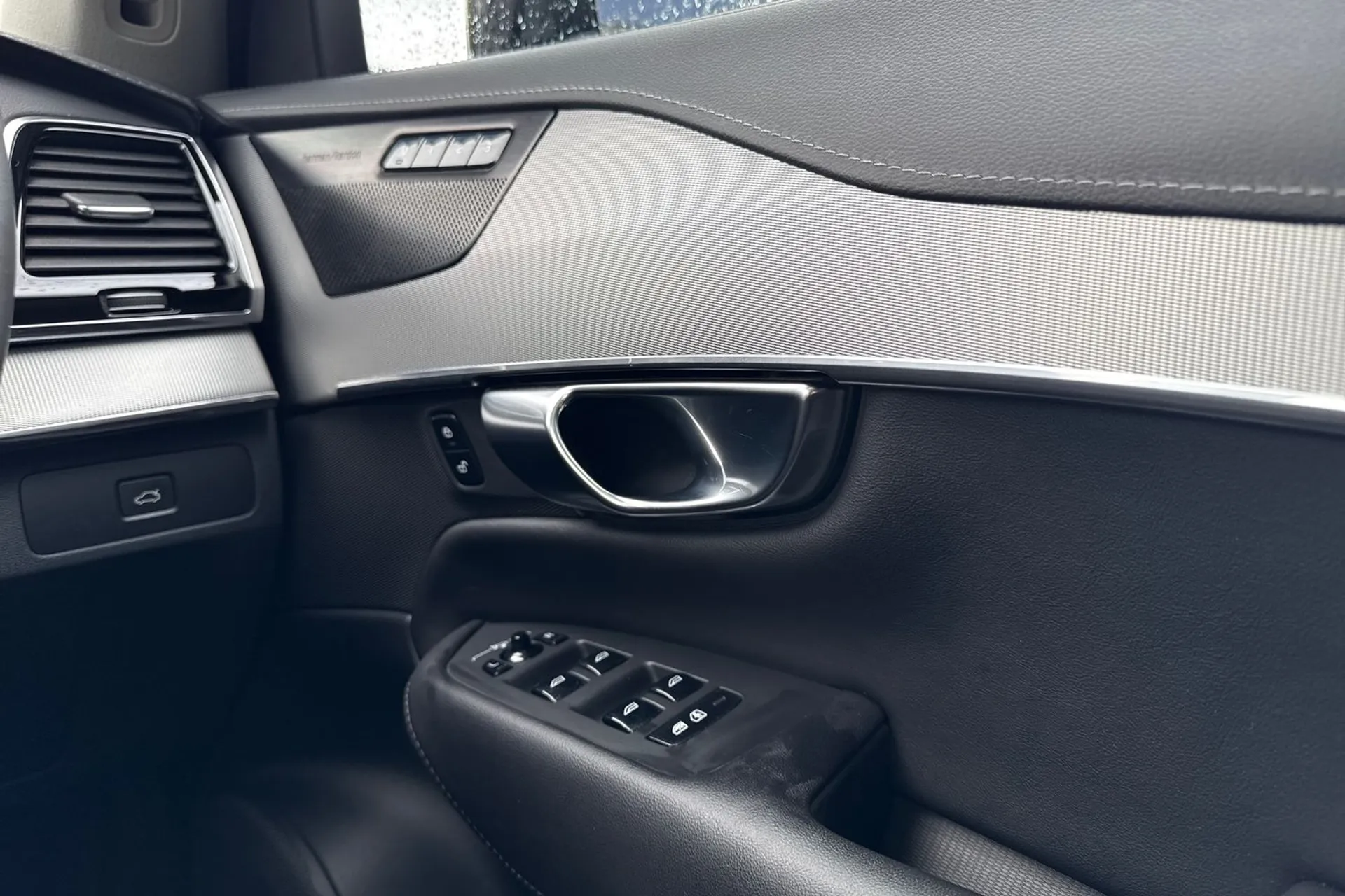 Volvo XC90 thumbnail image number 46