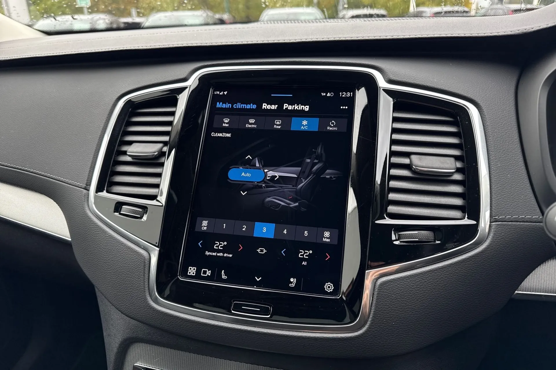 Volvo XC90 thumbnail image number 43