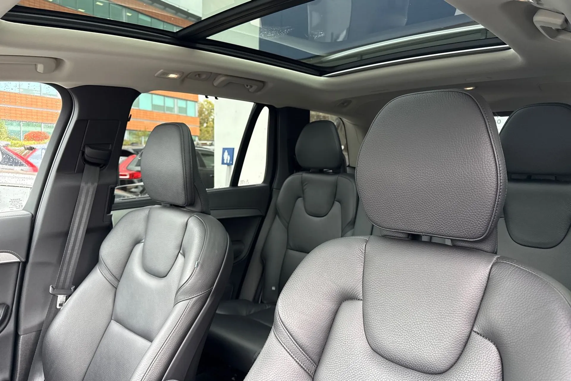 Volvo XC90 thumbnail image number 32