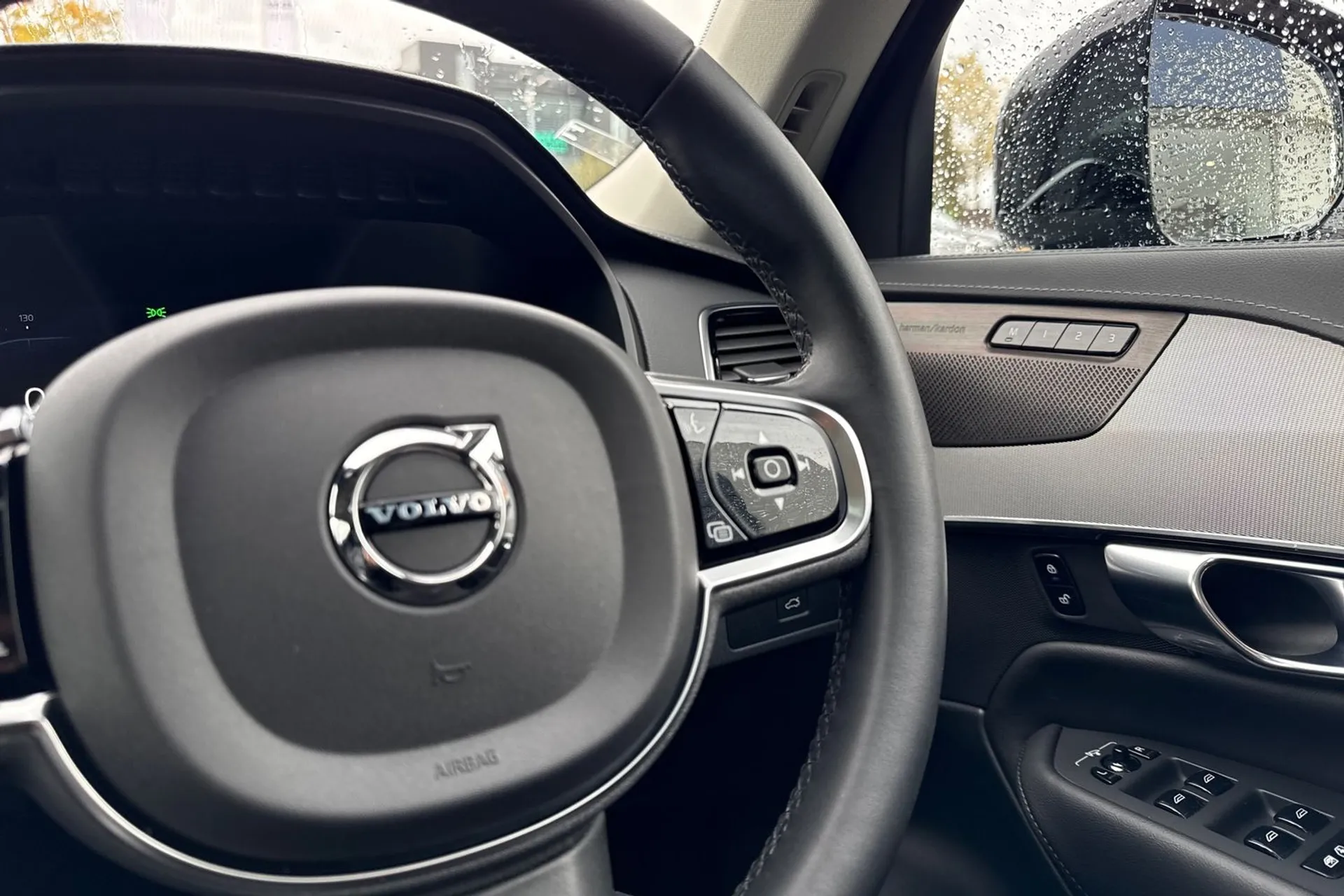 Volvo XC90 thumbnail image number 41