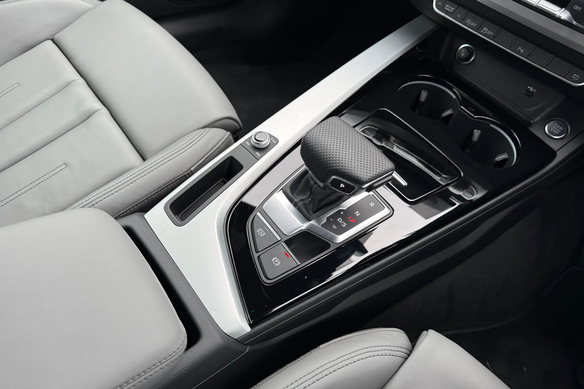 Audi A5 thumbnail image number 37