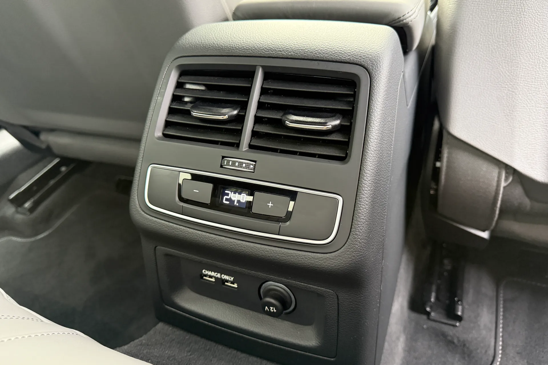 Audi A5 thumbnail image number 45