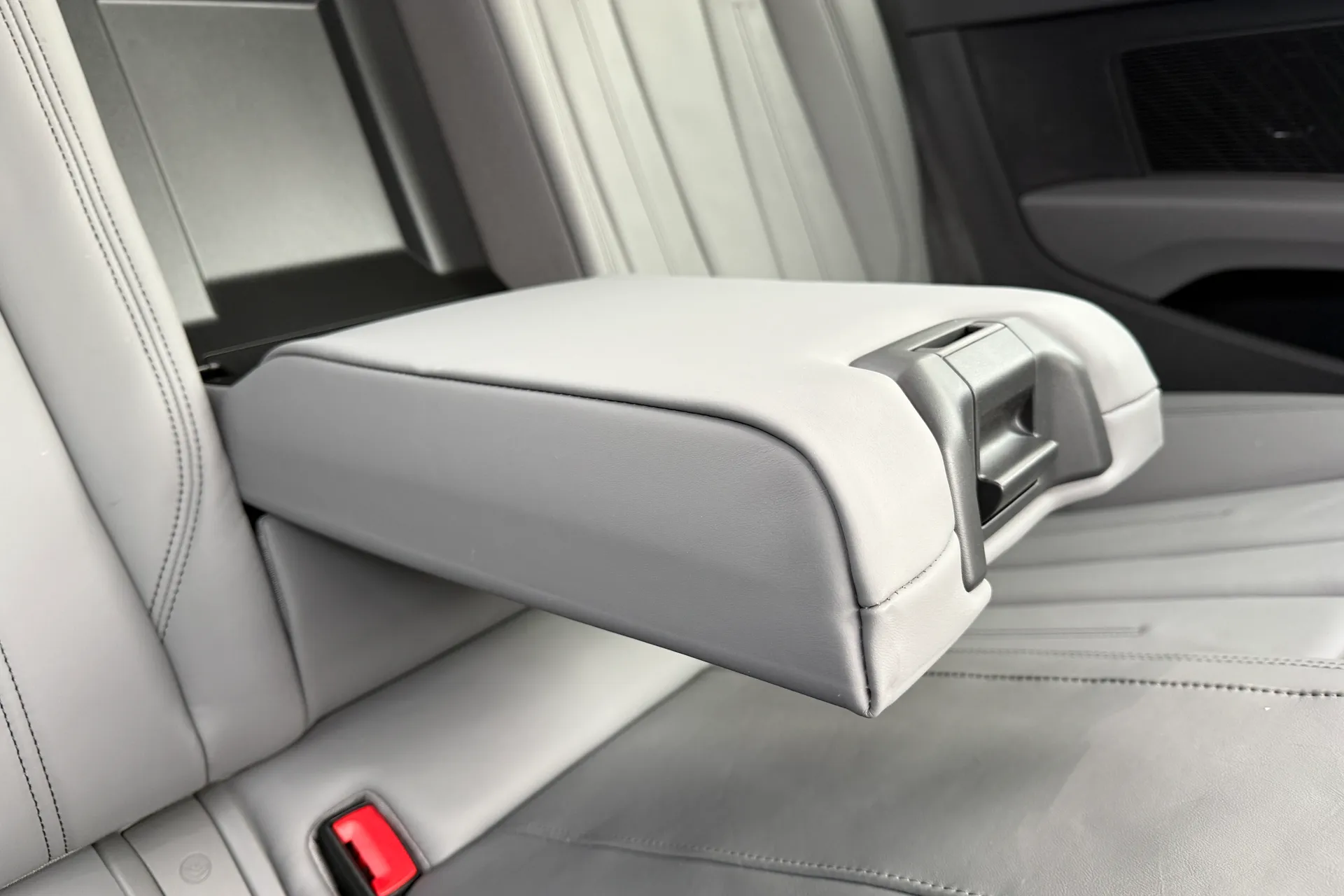 Audi A5 thumbnail image number 43