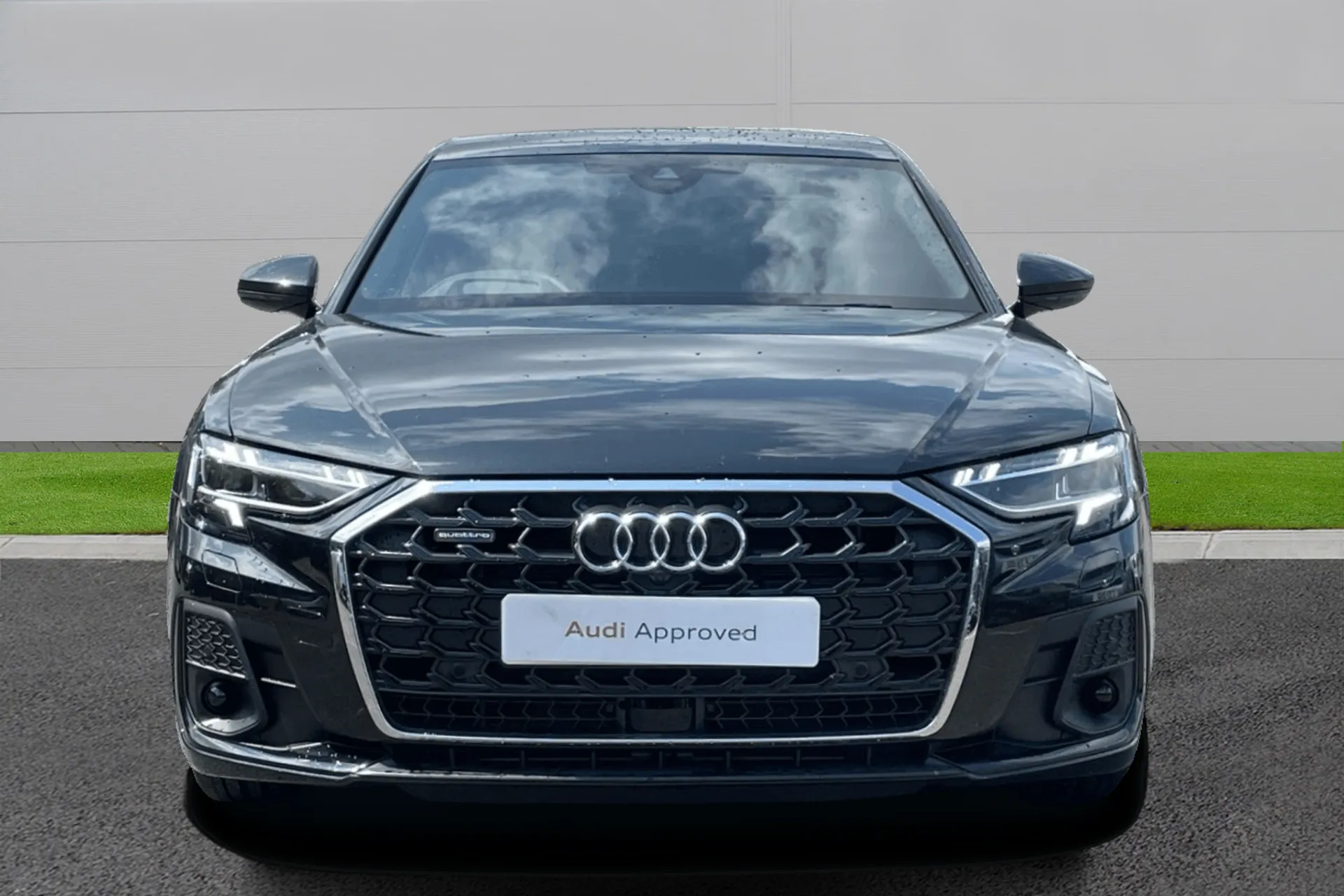 Audi A8 thumbnail image number 4