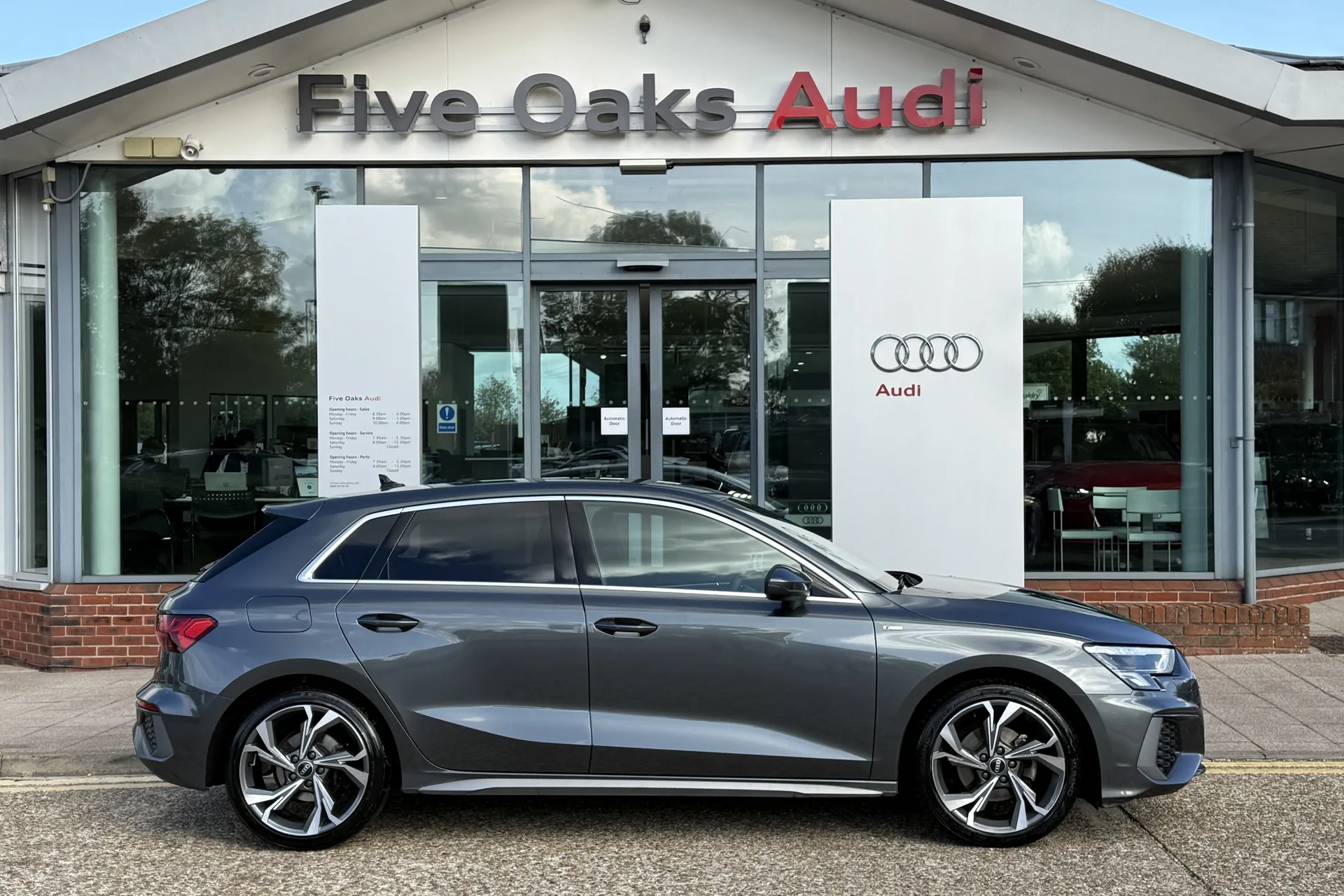 Audi A3 thumbnail image number 2