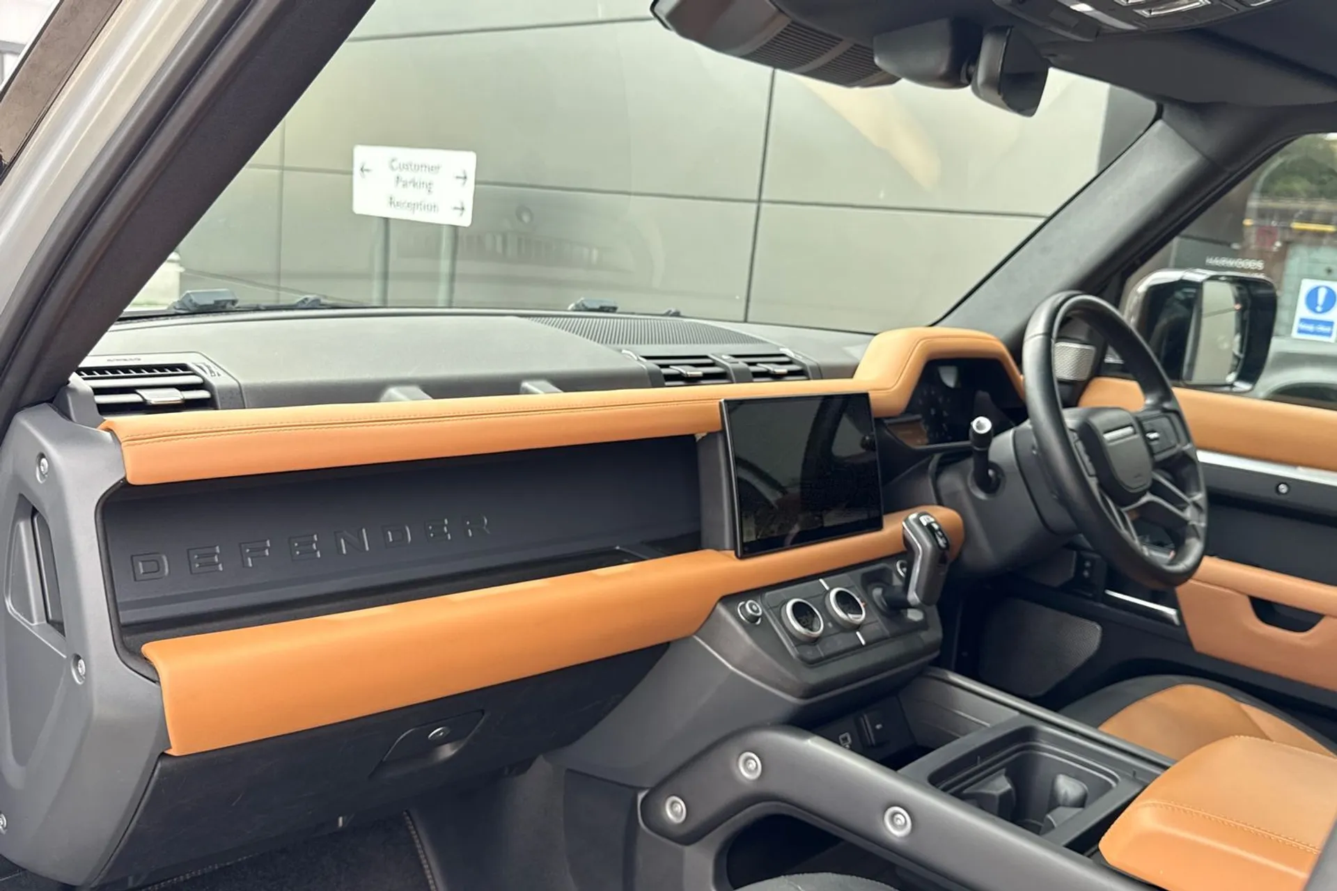 LAND ROVER DEFENDER thumbnail image number 46