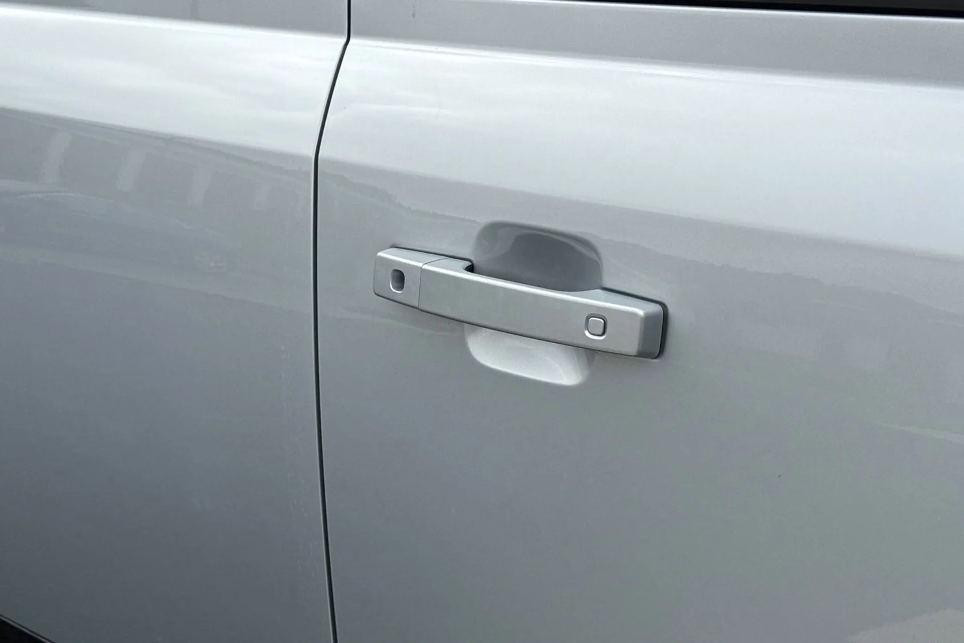LAND ROVER DEFENDER thumbnail image number 28