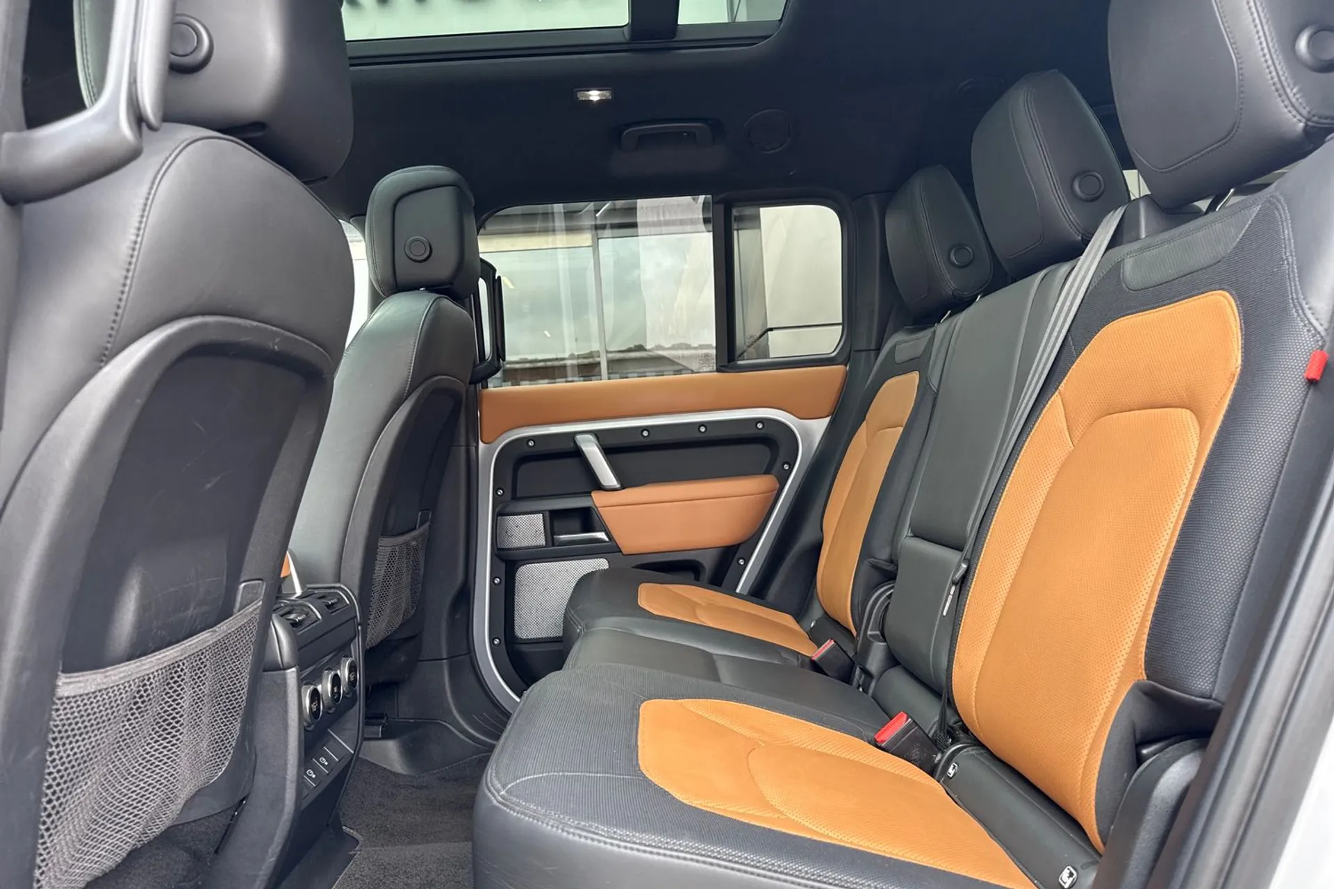 LAND ROVER DEFENDER thumbnail image number 49