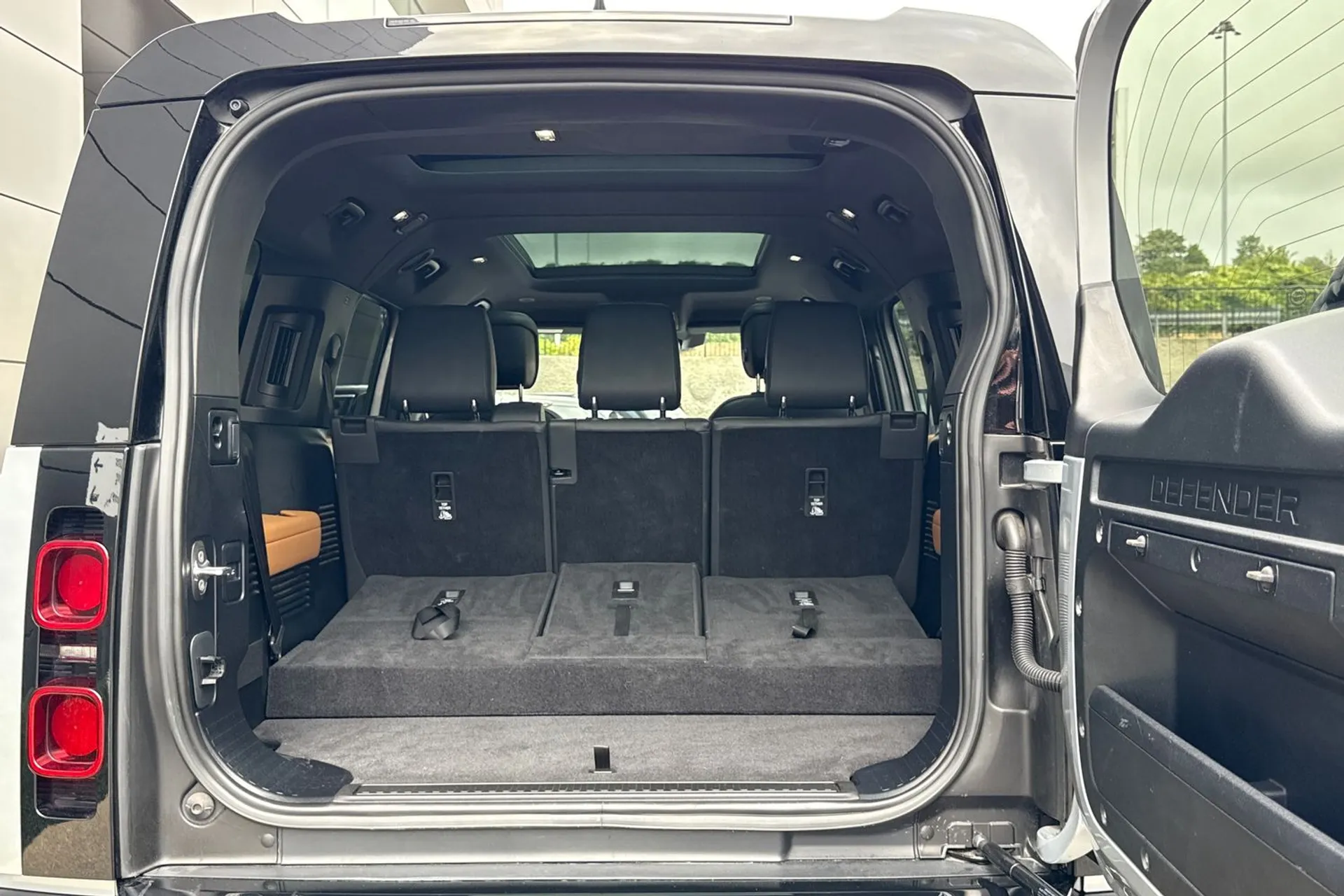 LAND ROVER DEFENDER thumbnail image number 38