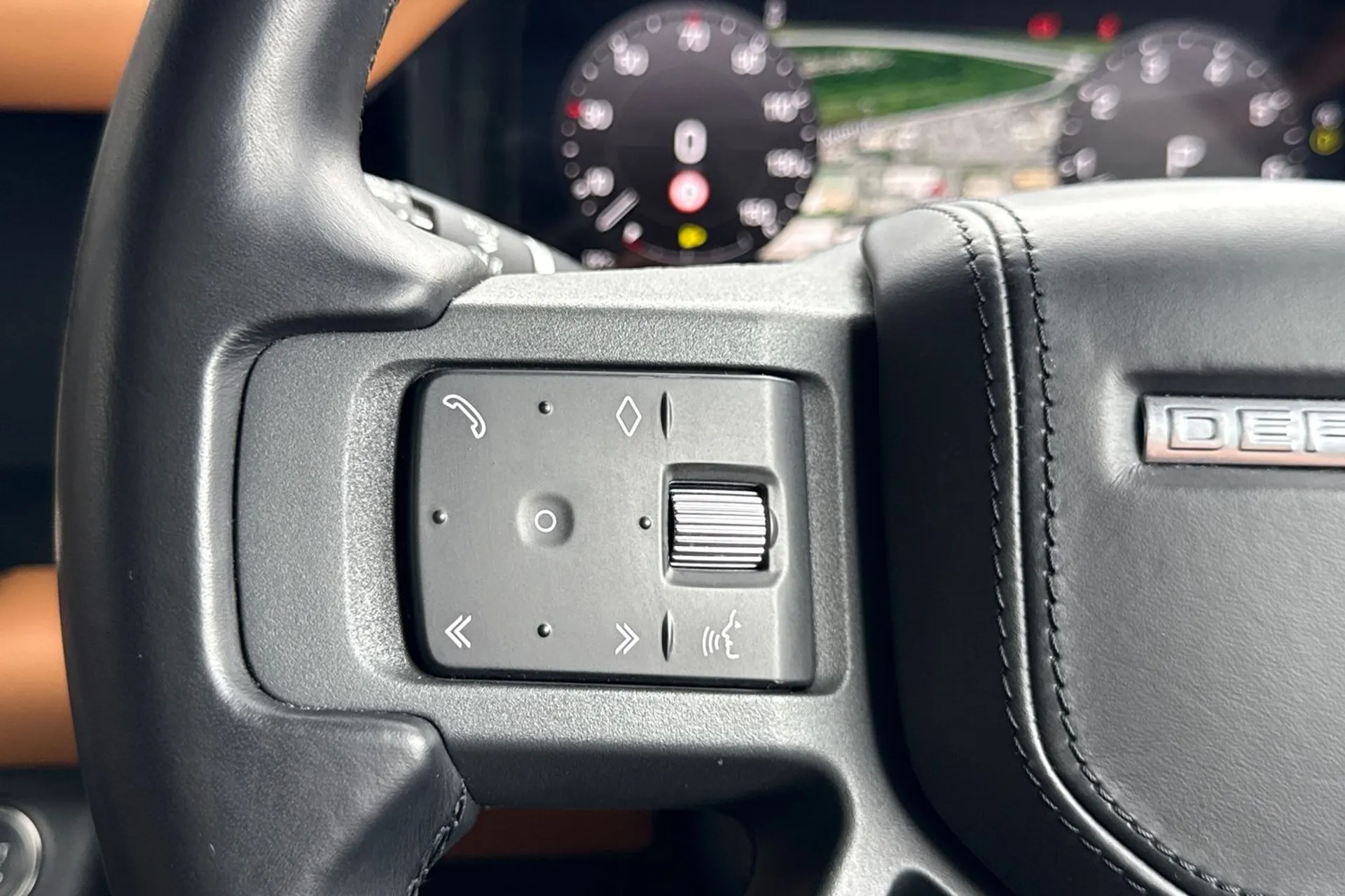 LAND ROVER DEFENDER thumbnail image number 55
