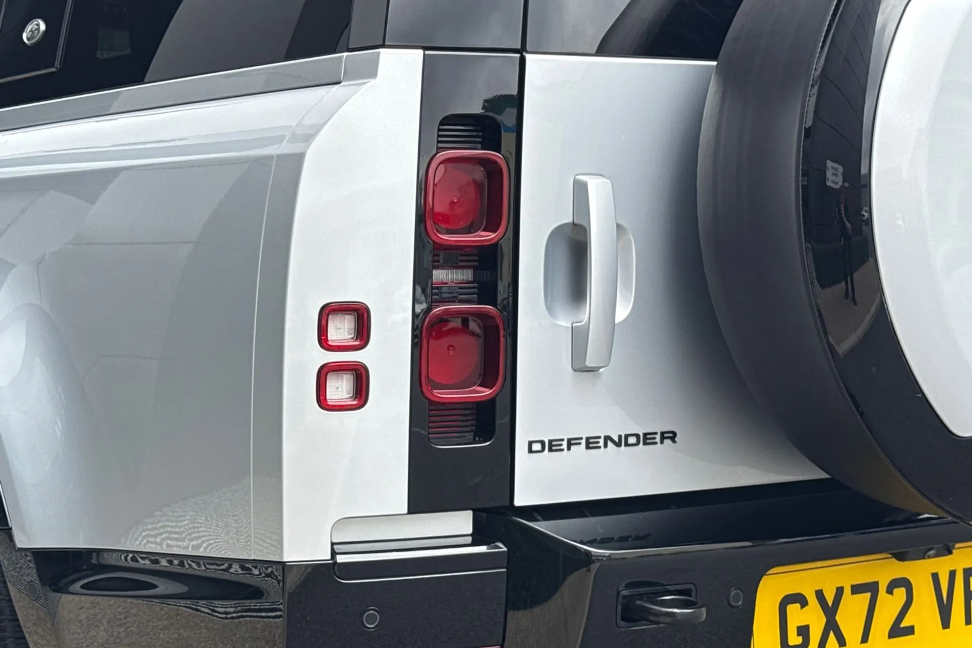 LAND ROVER DEFENDER thumbnail image number 35