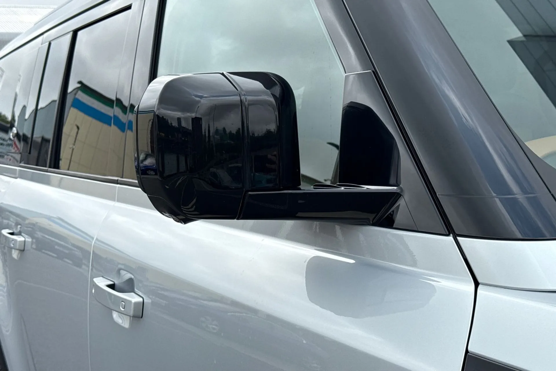 LAND ROVER DEFENDER thumbnail image number 29