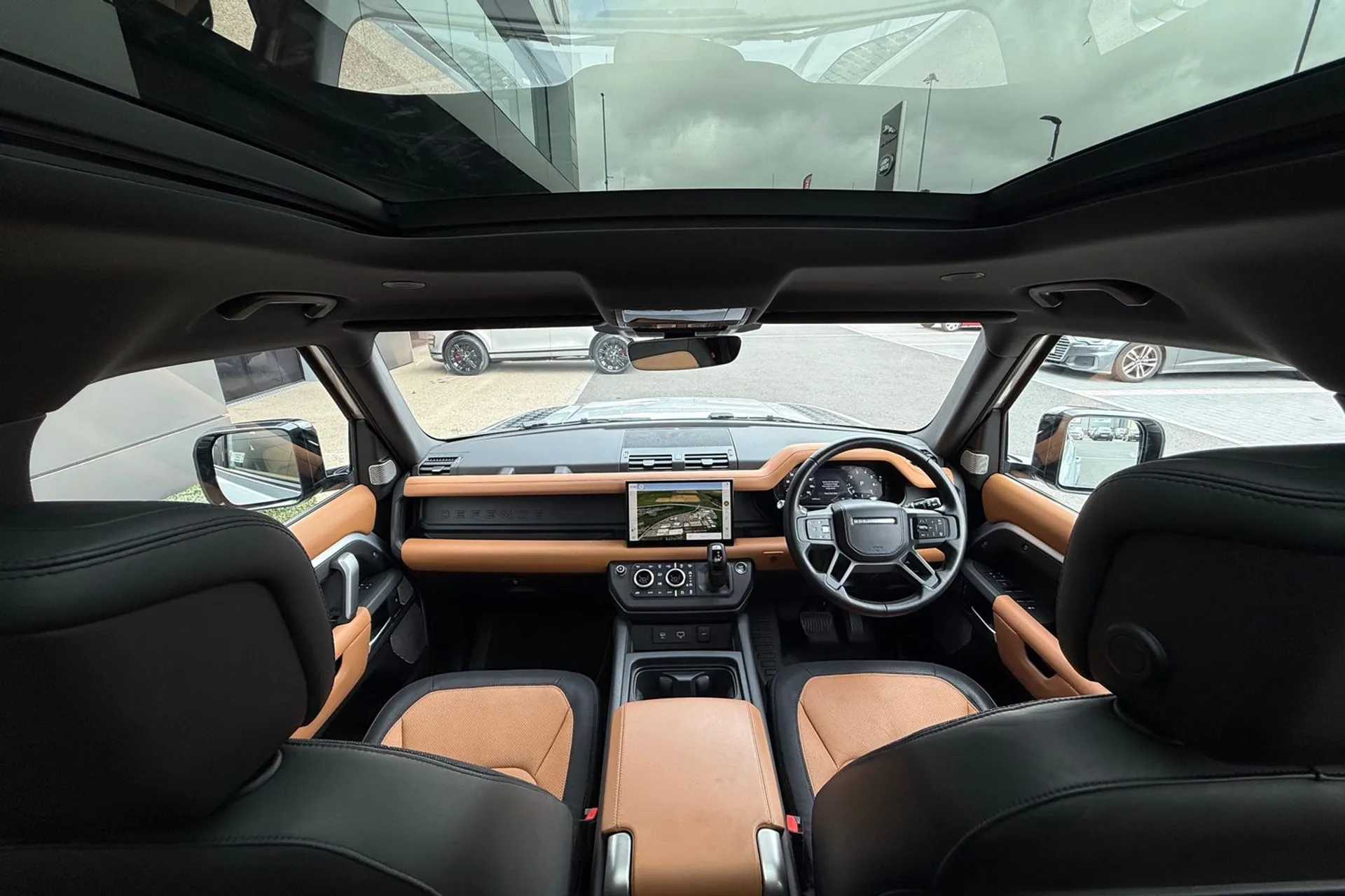 LAND ROVER DEFENDER thumbnail image number 3