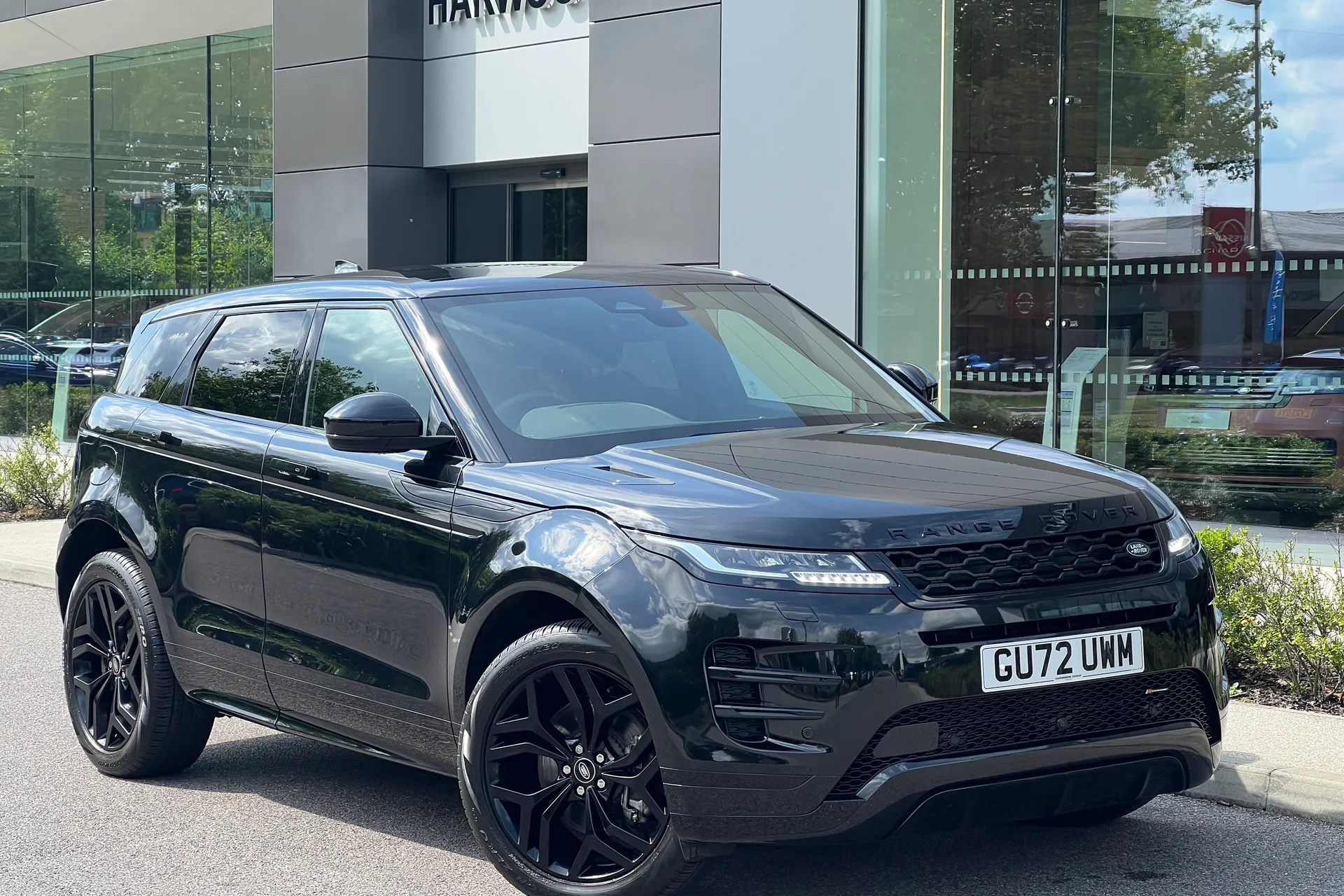 LAND ROVER RANGE ROVER EVOQUE focused image