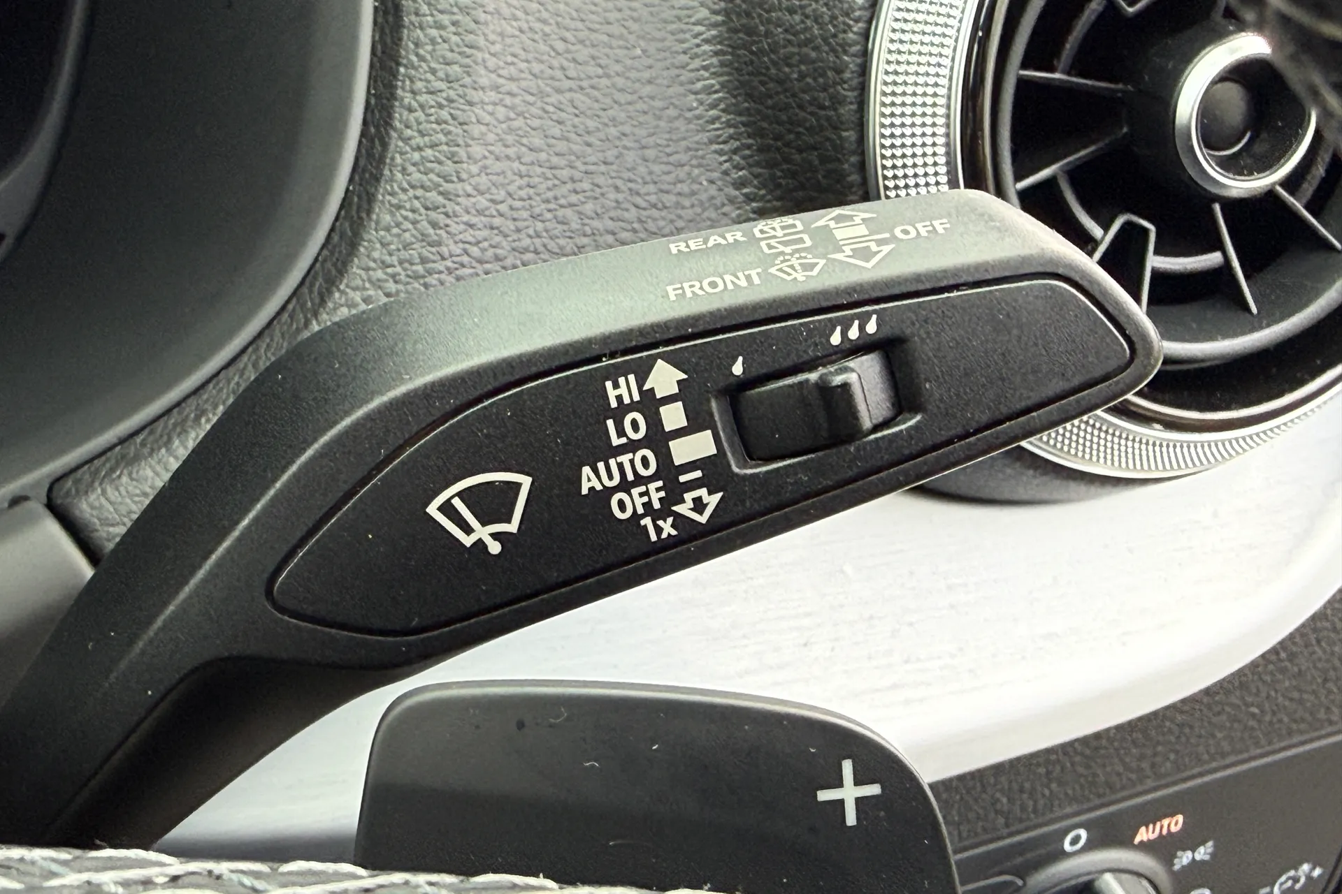 Audi Q2 thumbnail image number 63