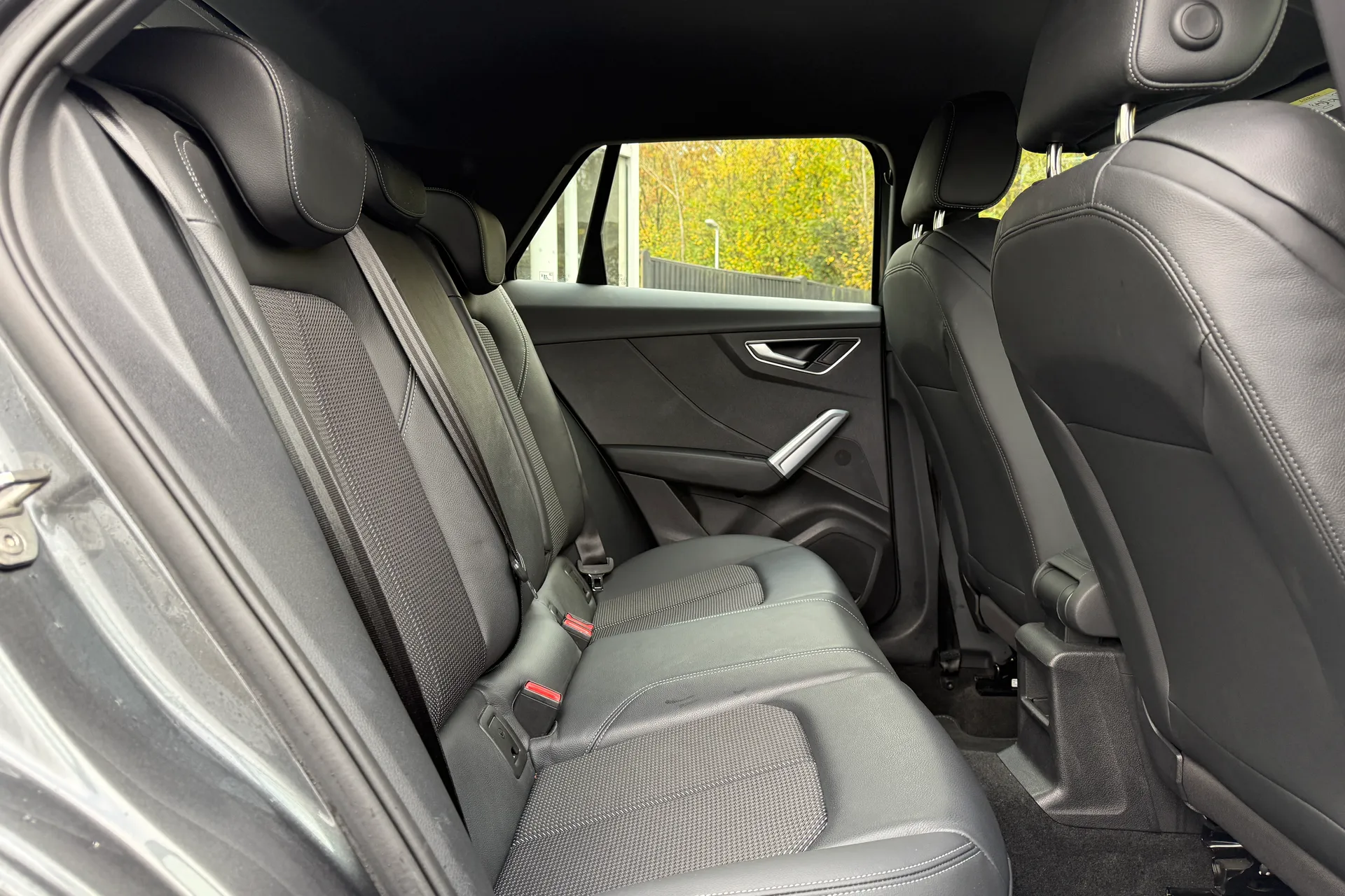 Audi Q2 thumbnail image number 10