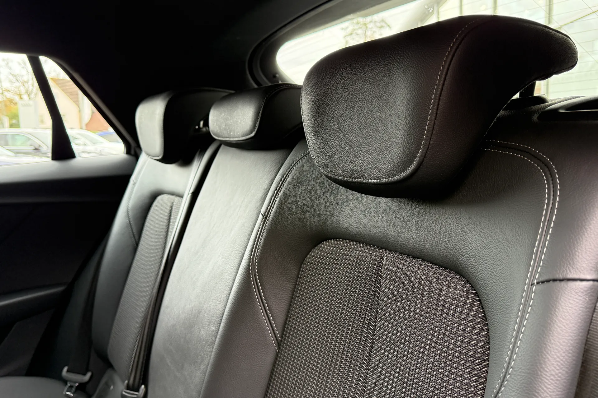 Audi Q2 thumbnail image number 28