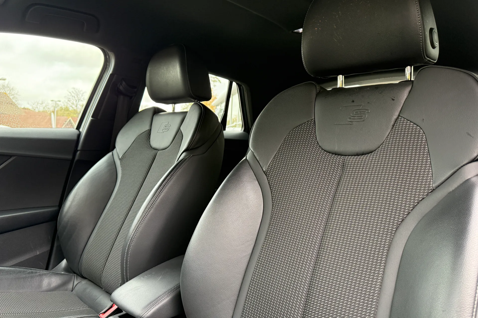 Audi Q2 thumbnail image number 19