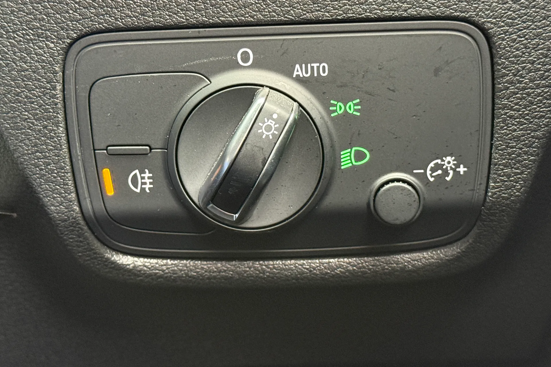 Audi Q2 thumbnail image number 64