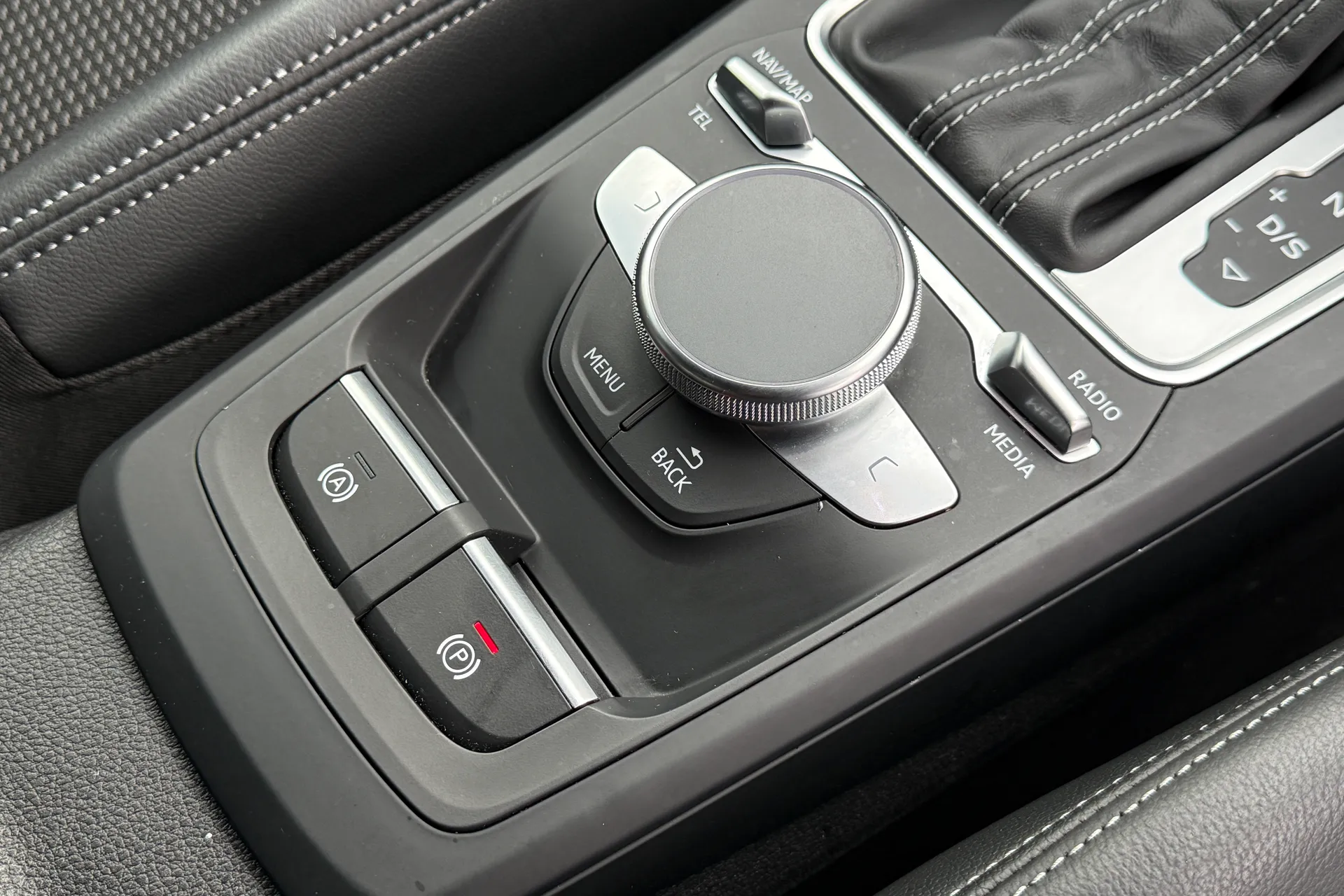 Audi Q2 thumbnail image number 46