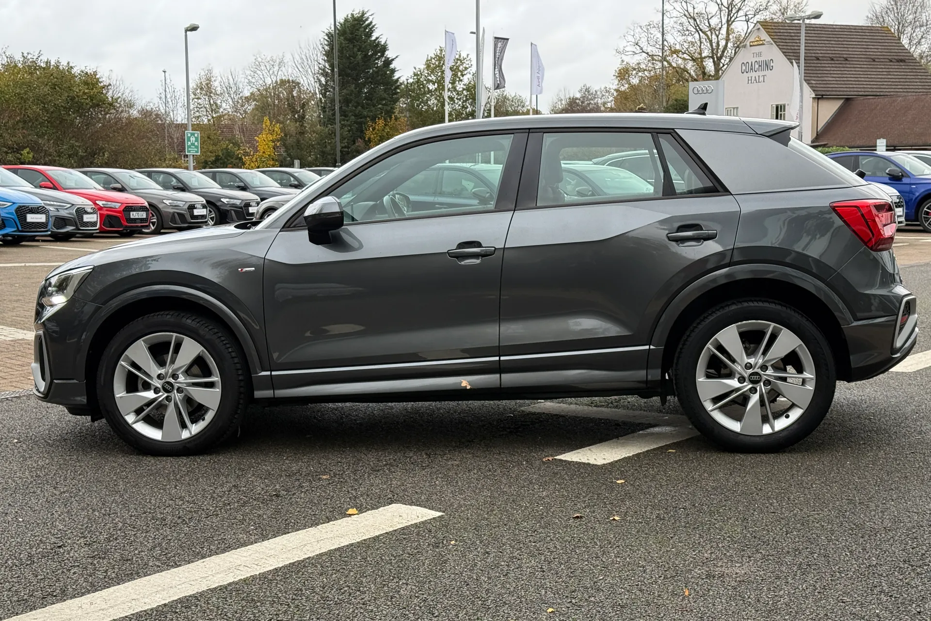 Audi Q2 thumbnail image number 14