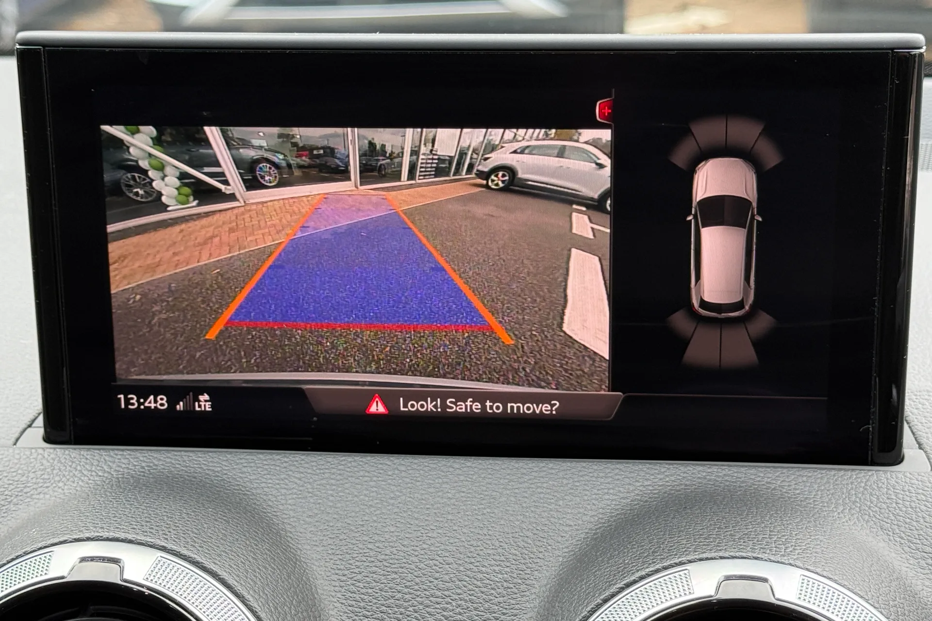 Audi Q2 thumbnail image number 5