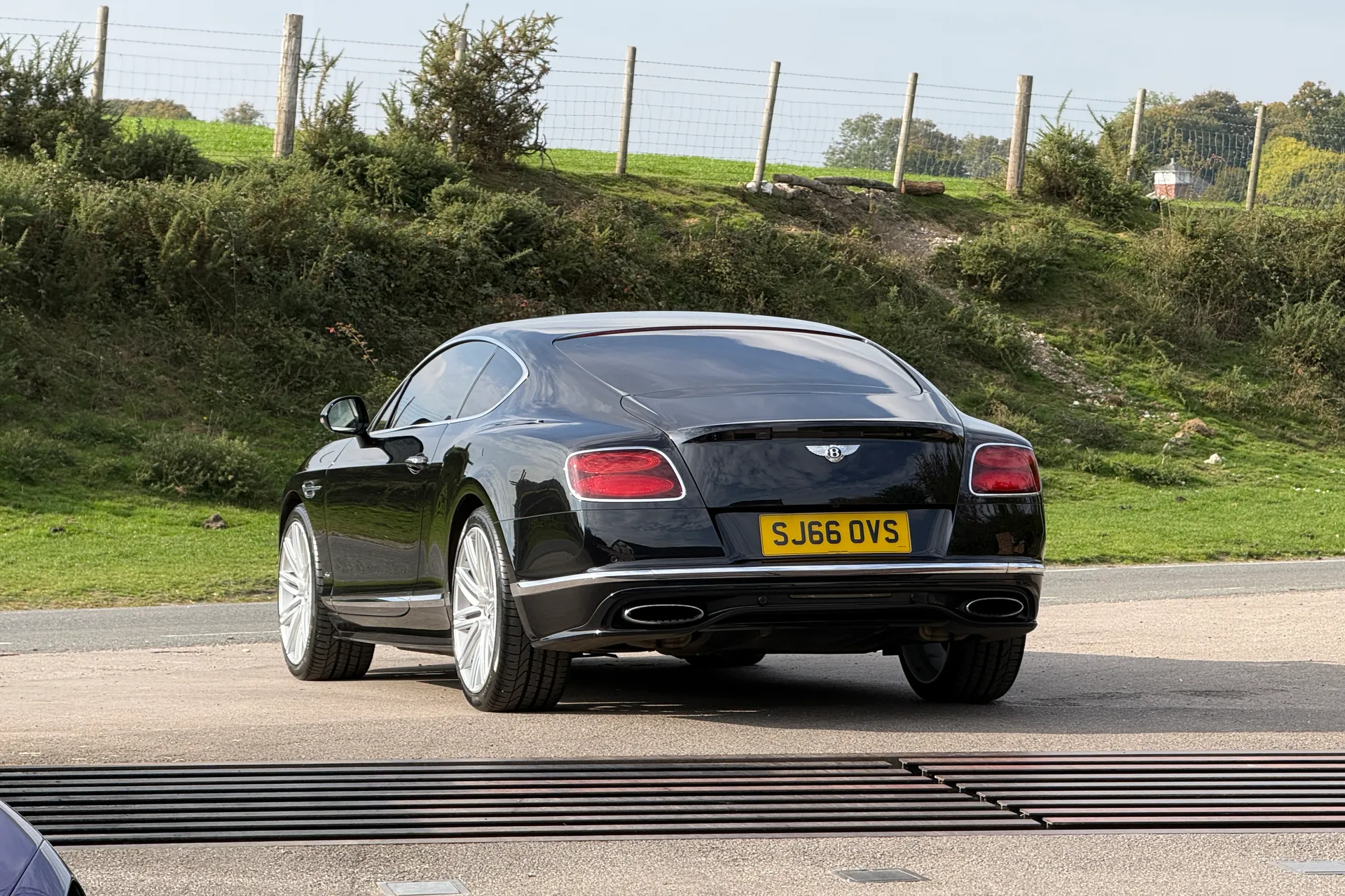 Bentley CONTINENTAL GT thumbnail image number 17