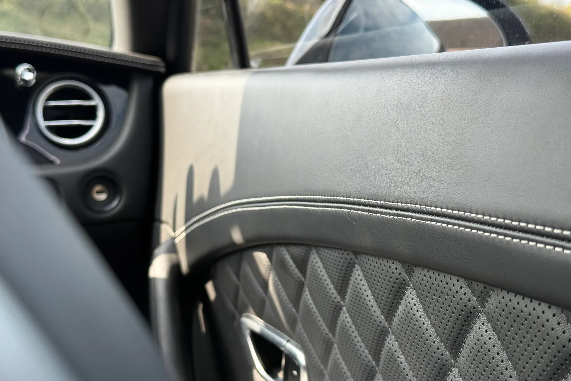 Bentley CONTINENTAL GT thumbnail image number 28