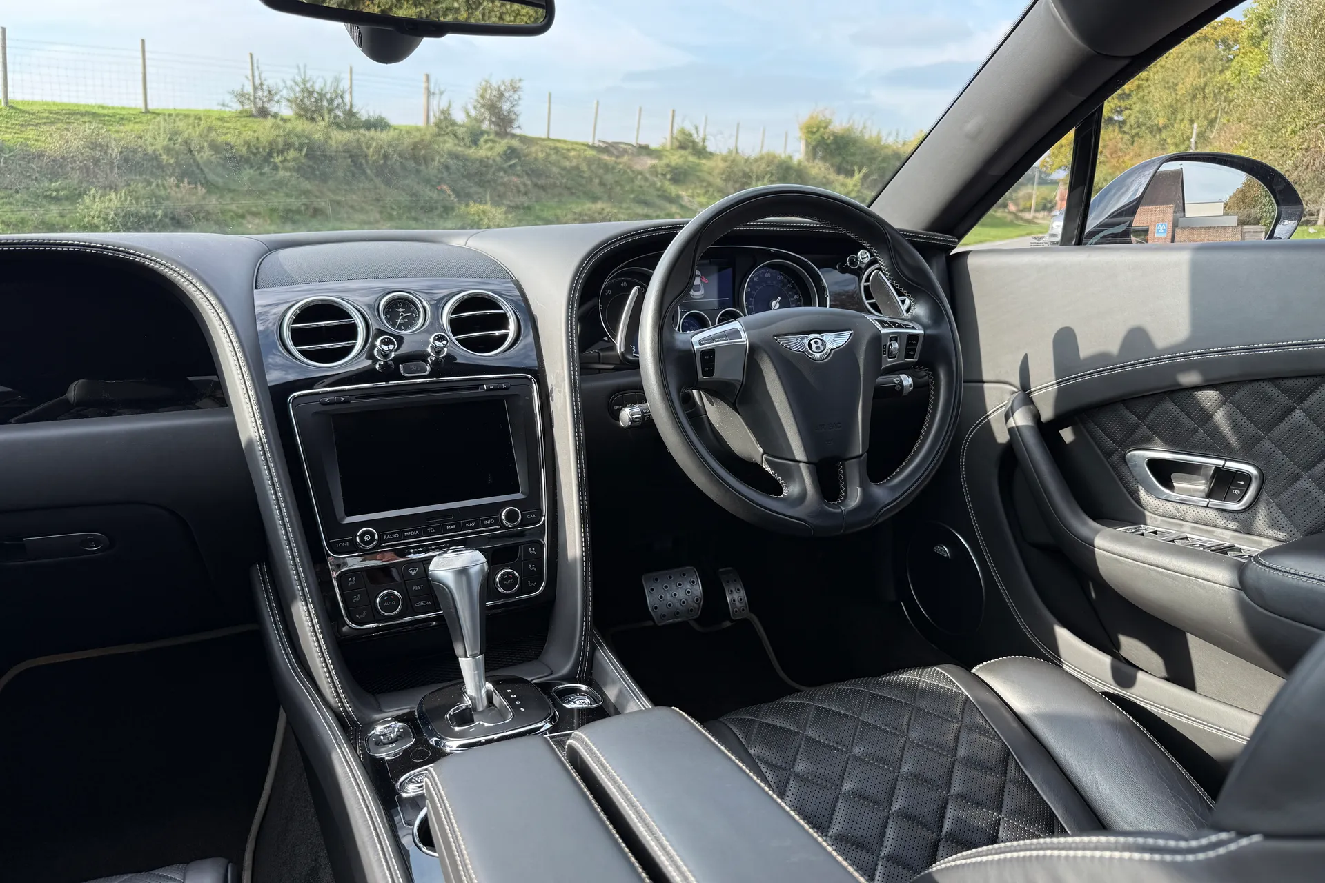 Bentley CONTINENTAL GT thumbnail image number 21