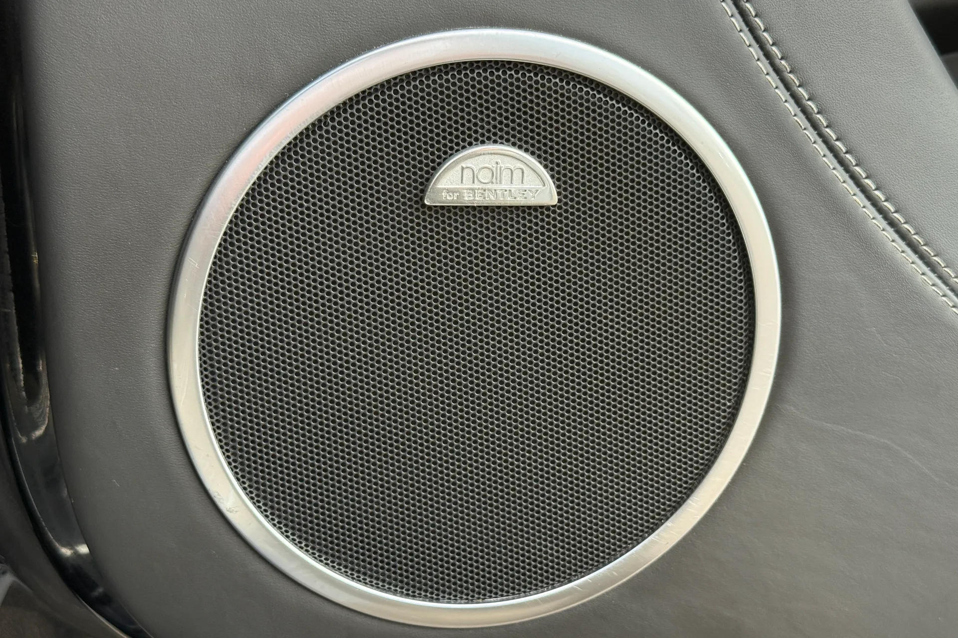 Bentley CONTINENTAL GT thumbnail image number 15