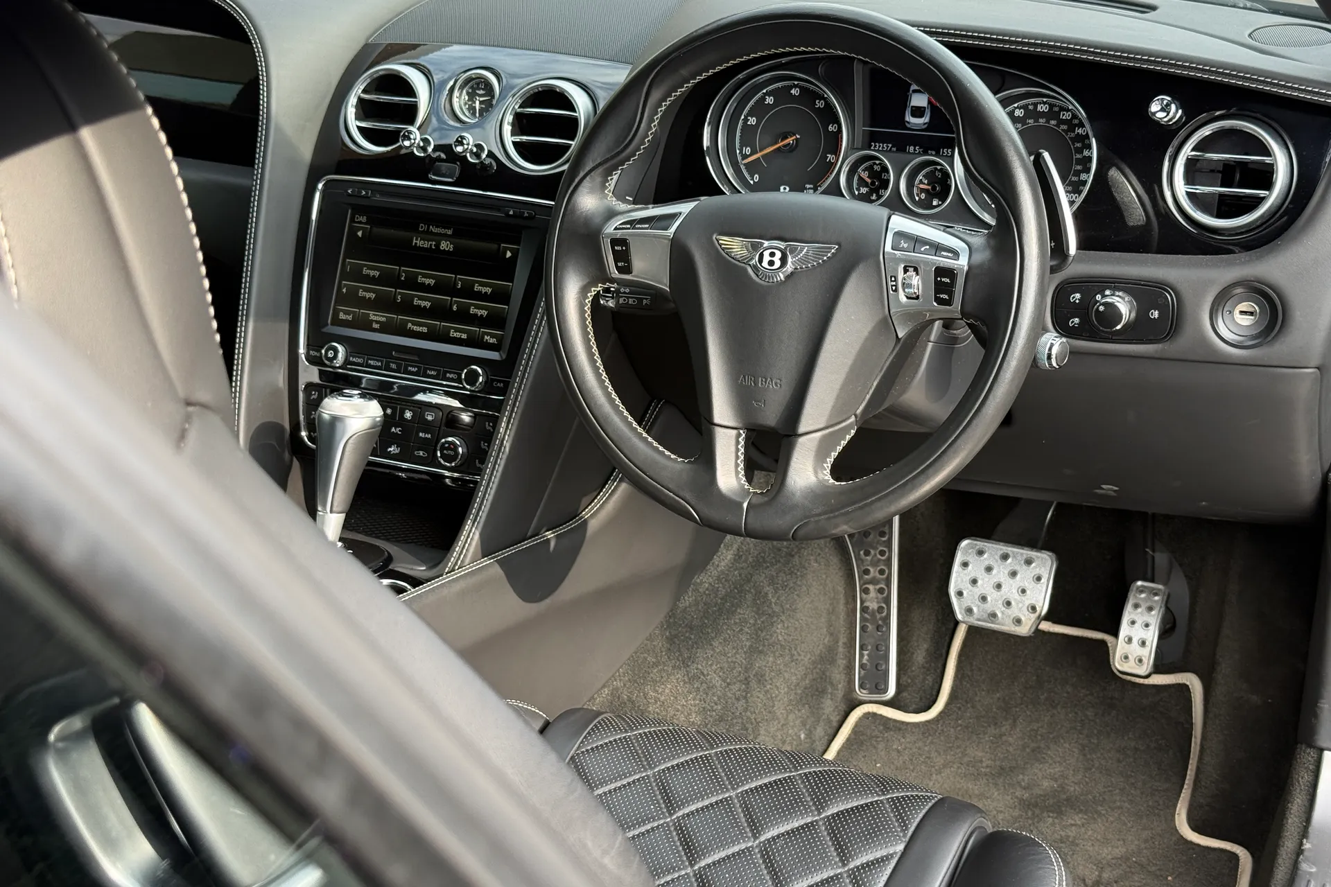 Bentley CONTINENTAL GT thumbnail image number 8