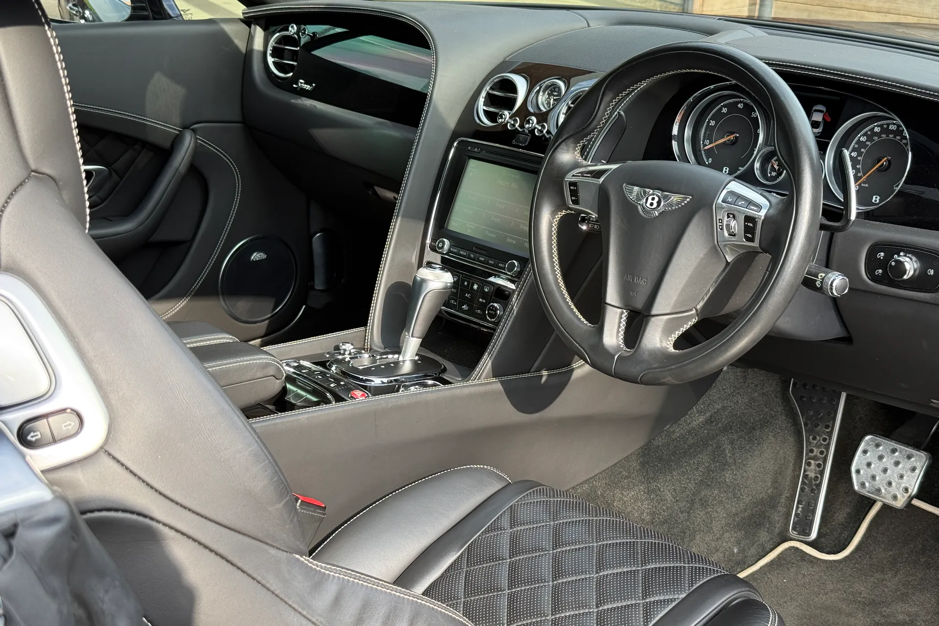 Bentley CONTINENTAL GT thumbnail image number 9