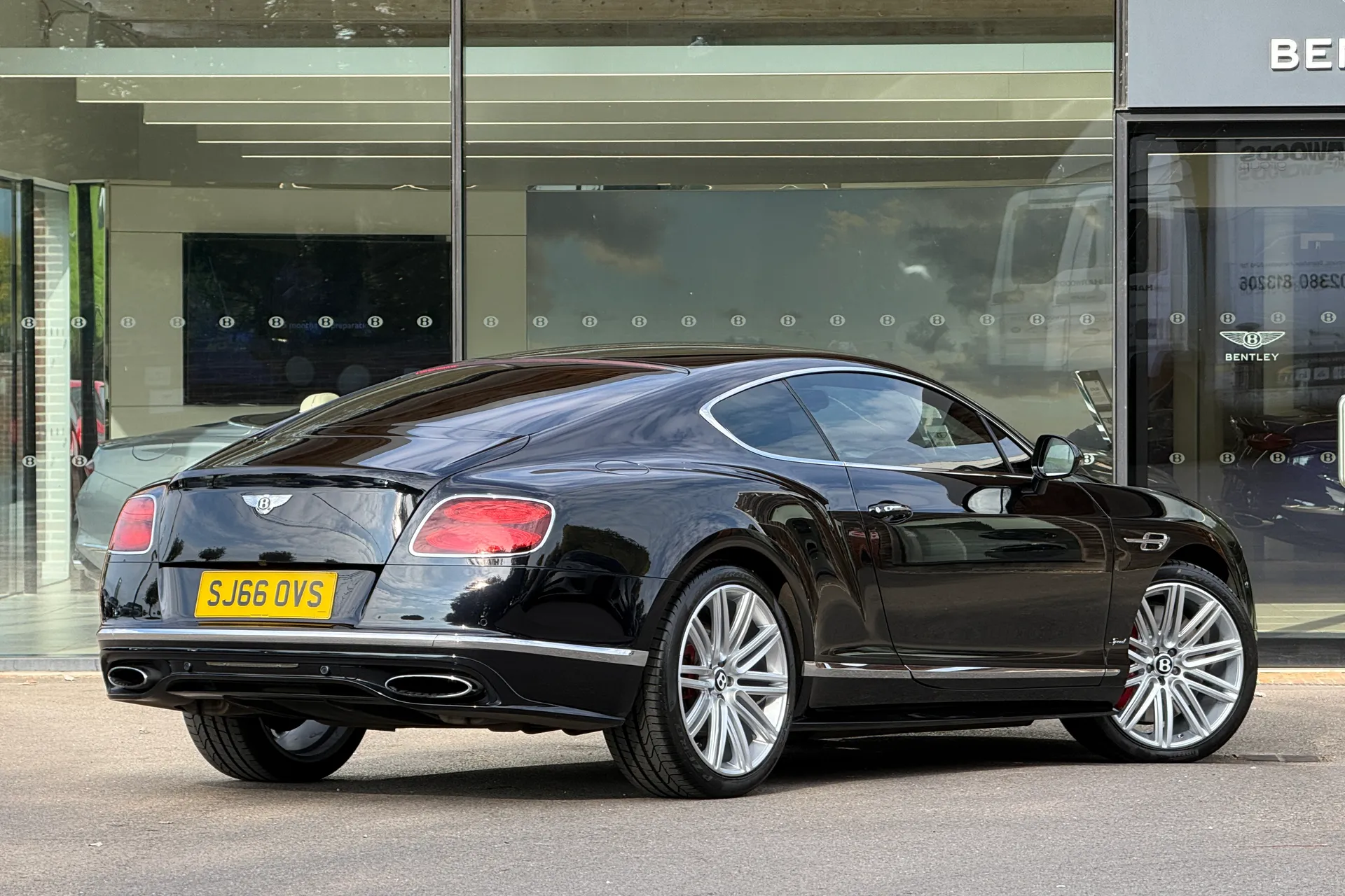 Bentley CONTINENTAL GT thumbnail image number 18