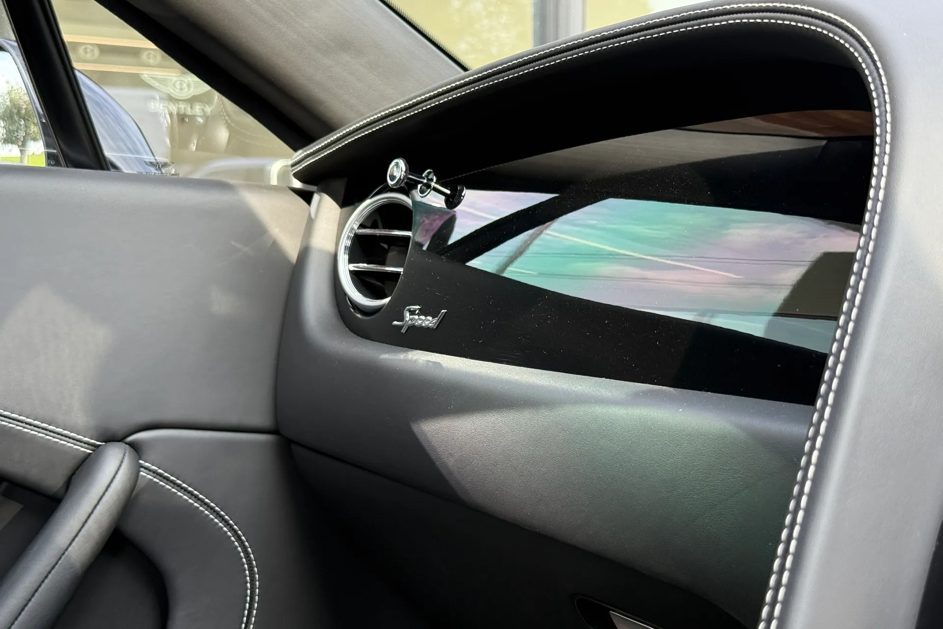 Bentley CONTINENTAL GT thumbnail image number 19