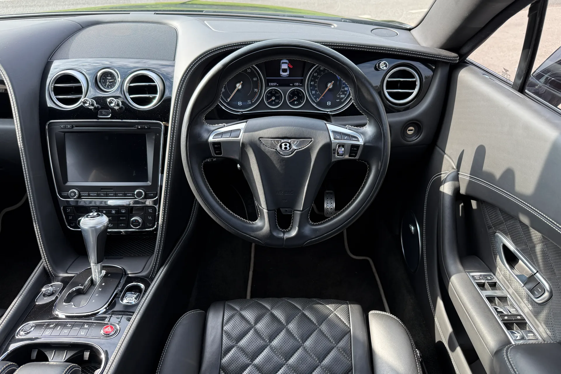 Bentley CONTINENTAL GT thumbnail image number 20