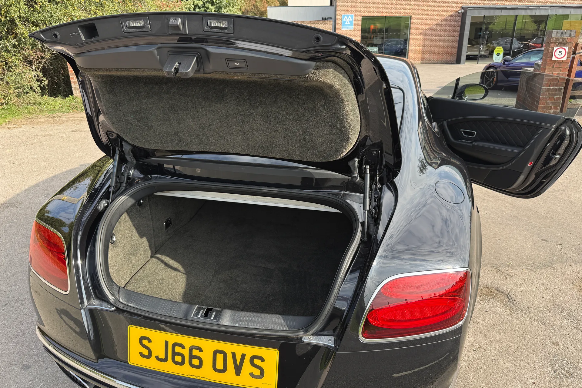 Bentley CONTINENTAL GT thumbnail image number 42