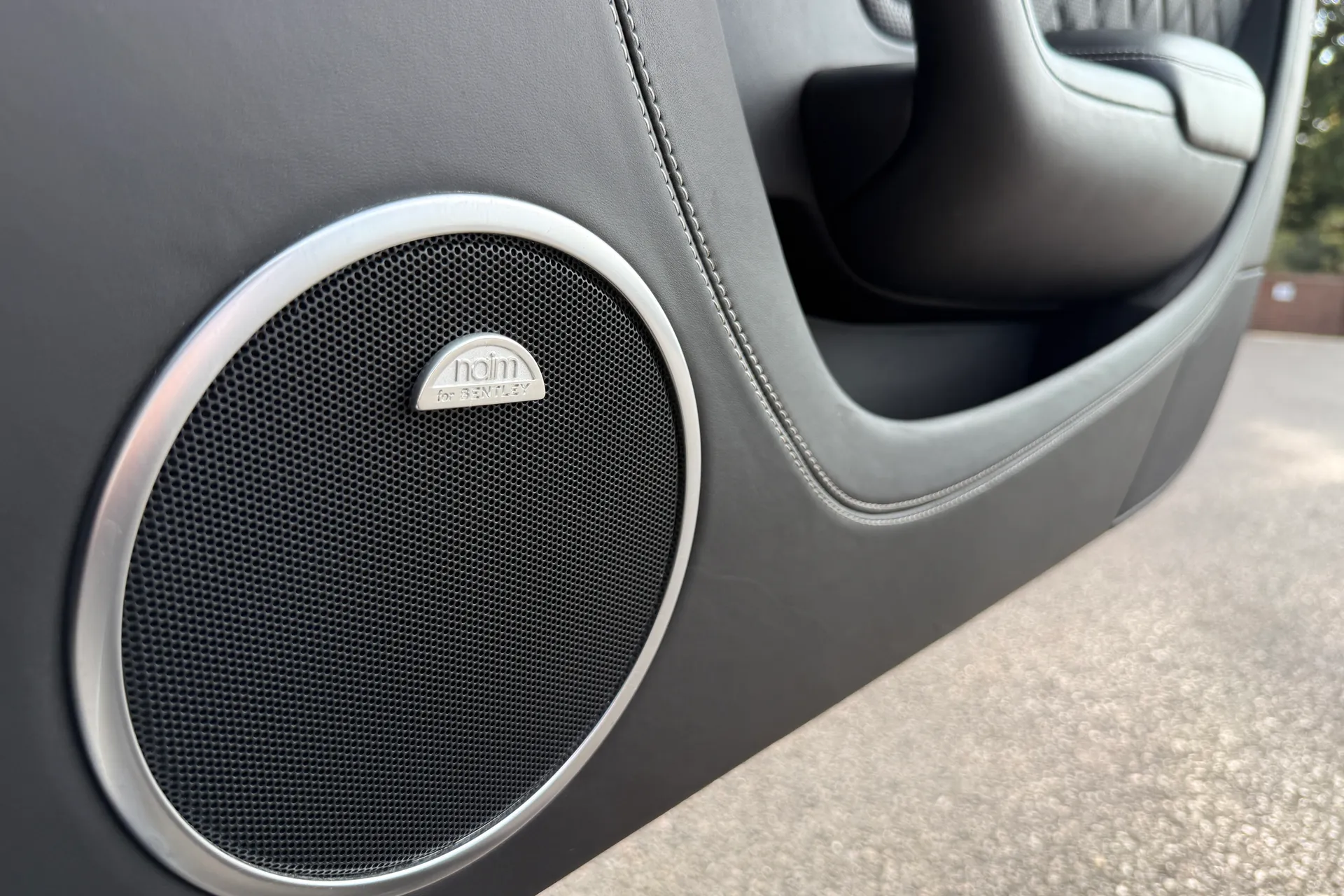 Bentley CONTINENTAL GT thumbnail image number 16