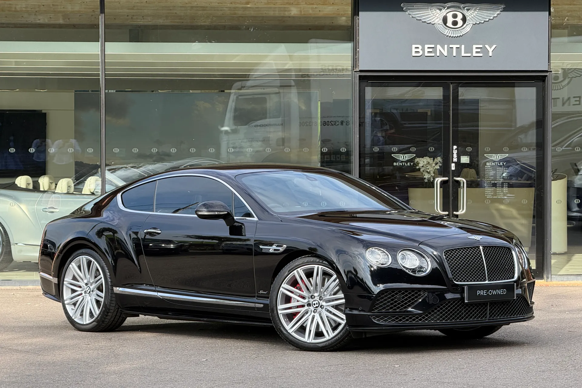 Bentley CONTINENTAL GT focused image