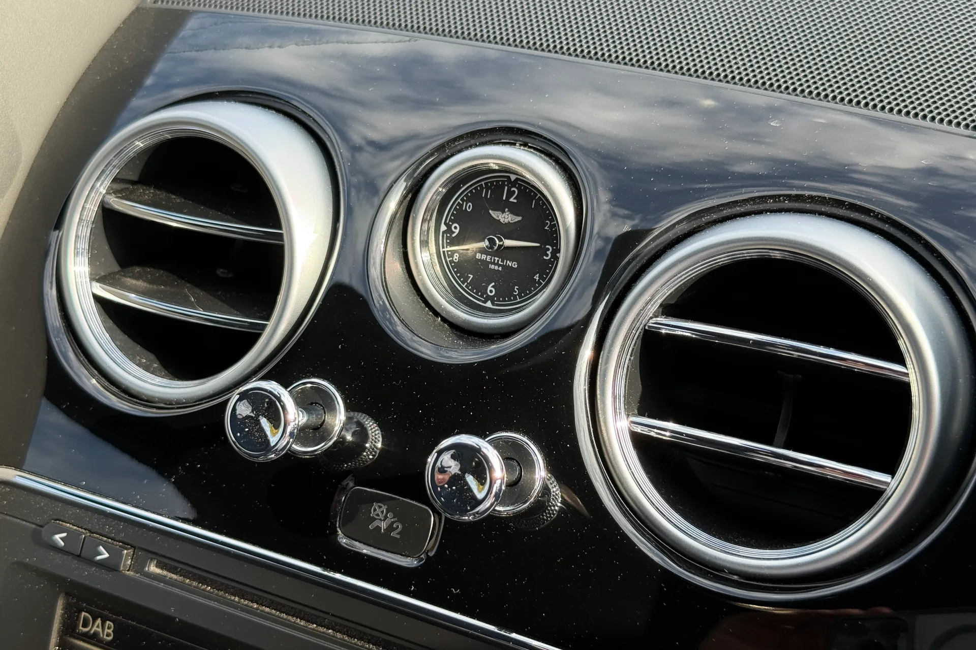 Bentley CONTINENTAL GT thumbnail image number 46