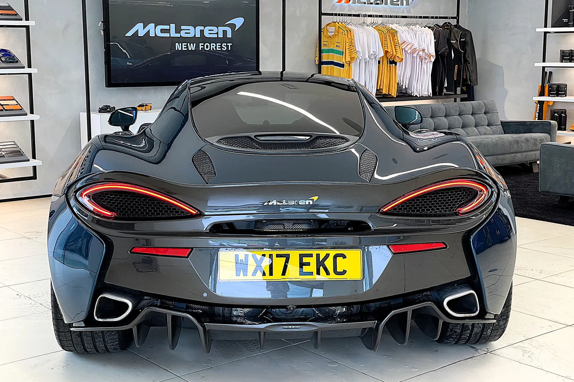 McLaren 570 thumbnail image number 10