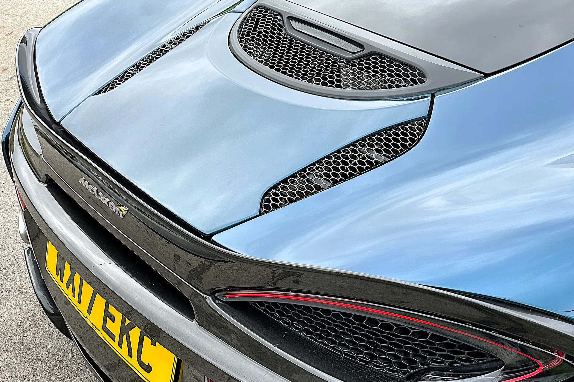 McLaren 570 thumbnail image number 16